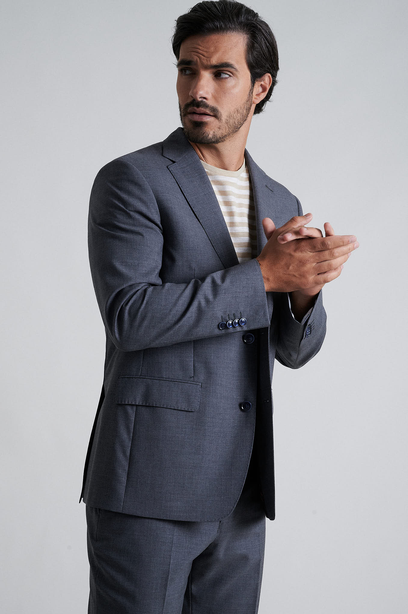 Regular fit 100% refined wool suit half canvas construction - Image 2