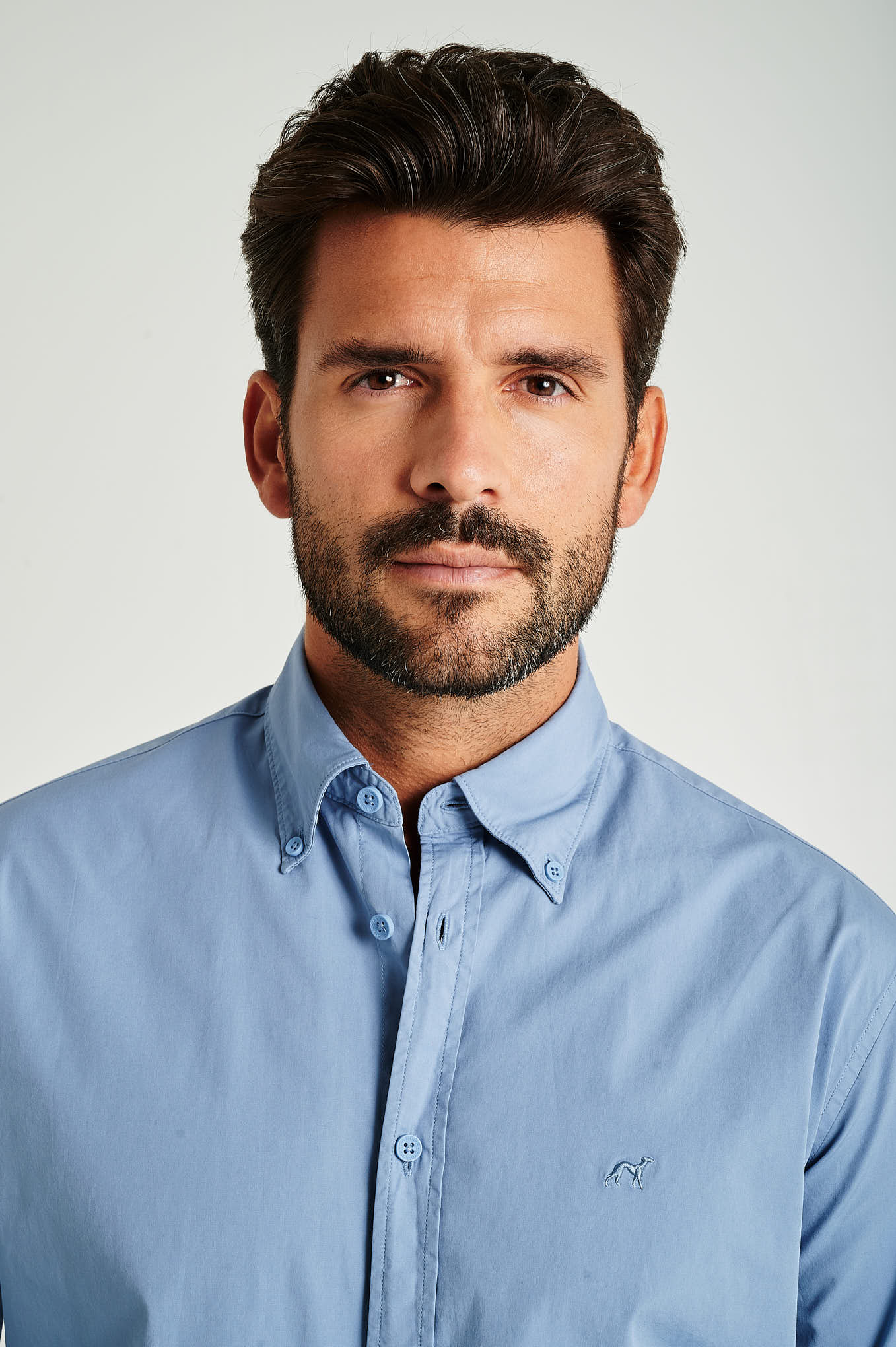Regular fit cotton elastane comfort poplin shirt in garment dye - Image 32