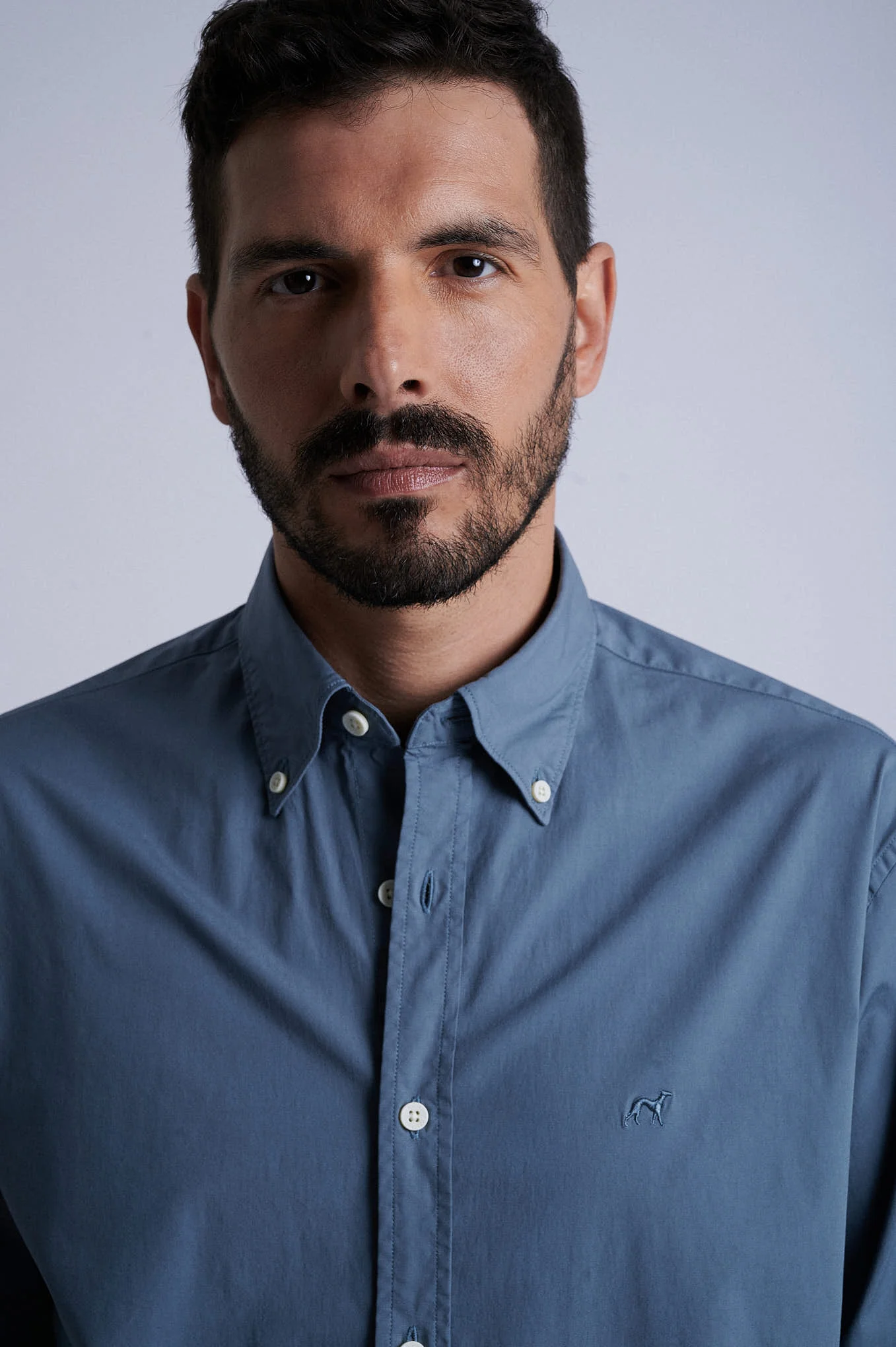 Regular ft cotton elastane comfort poplin shirt in garment dye - Image 5