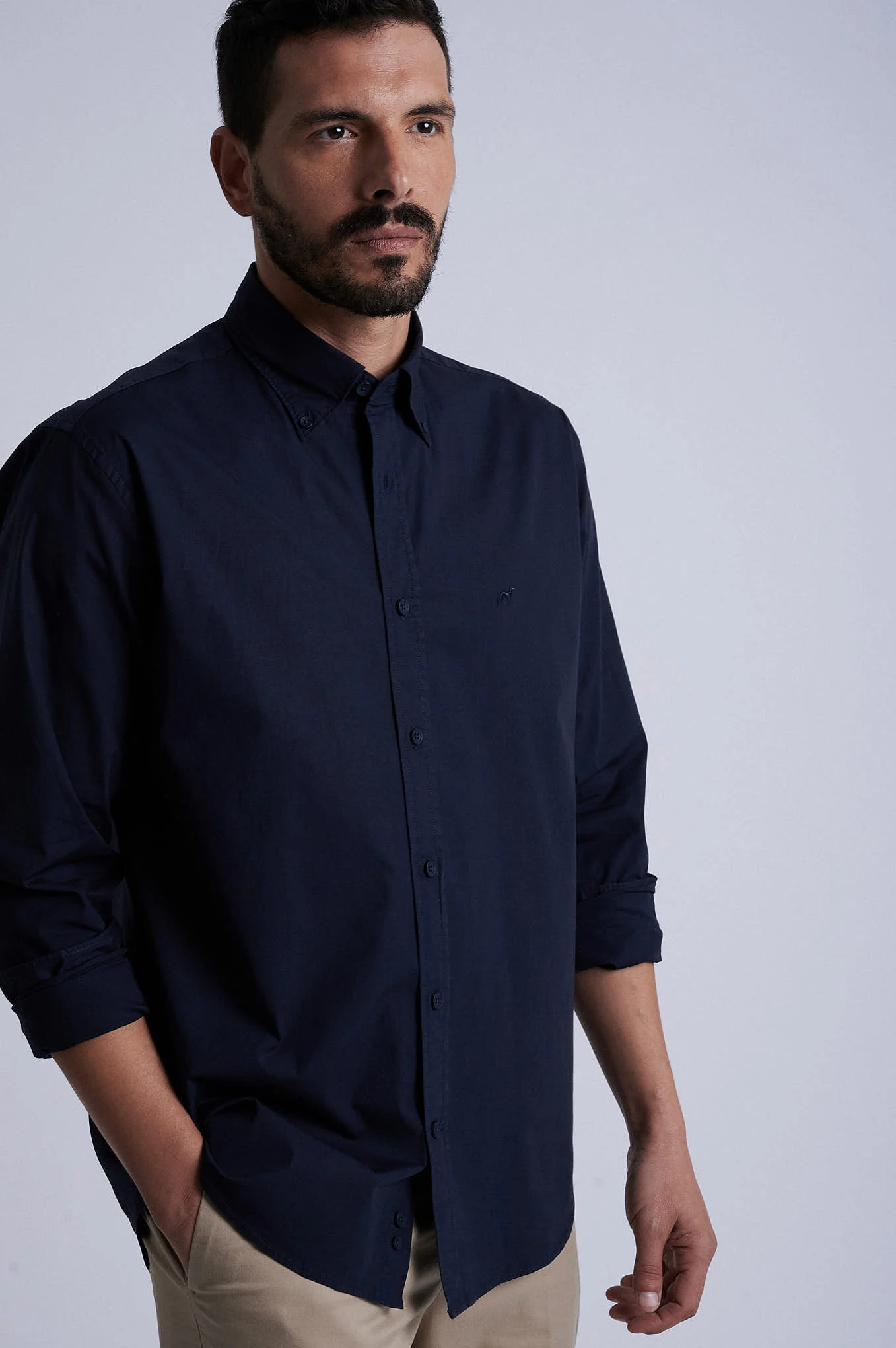 Regular ft cotton elastane comfort poplin shirt in garment dye - Image 7