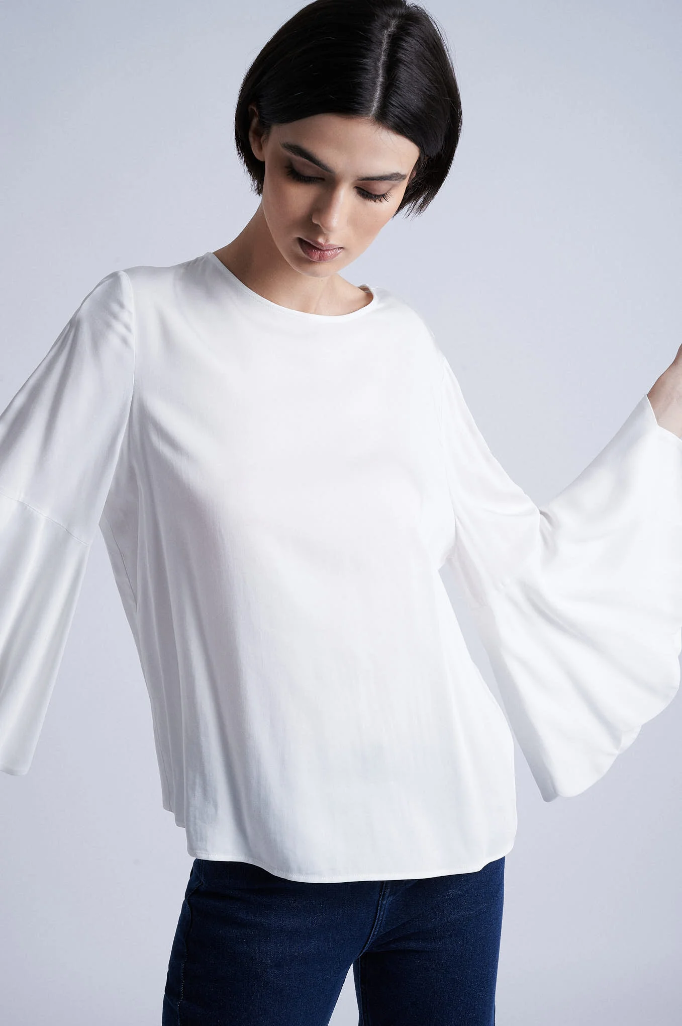 Respekt Viscose Blouse with scalopped details - Image 11