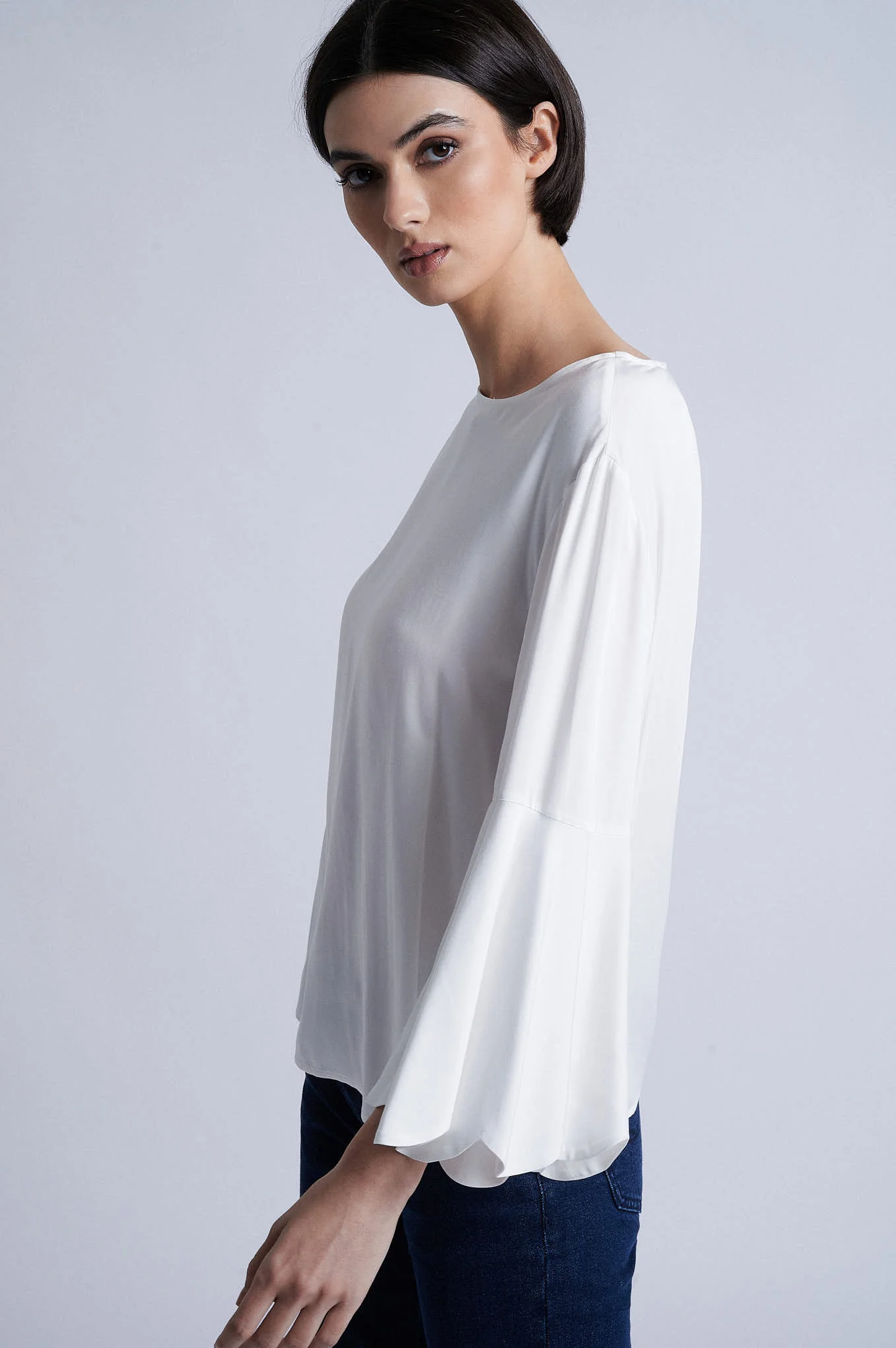 Respekt Viscose Blouse with scalopped details - Image 12