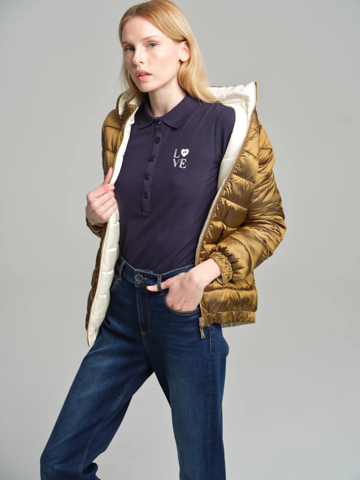 Reversible puffer with recycled bottles filling - Image 4