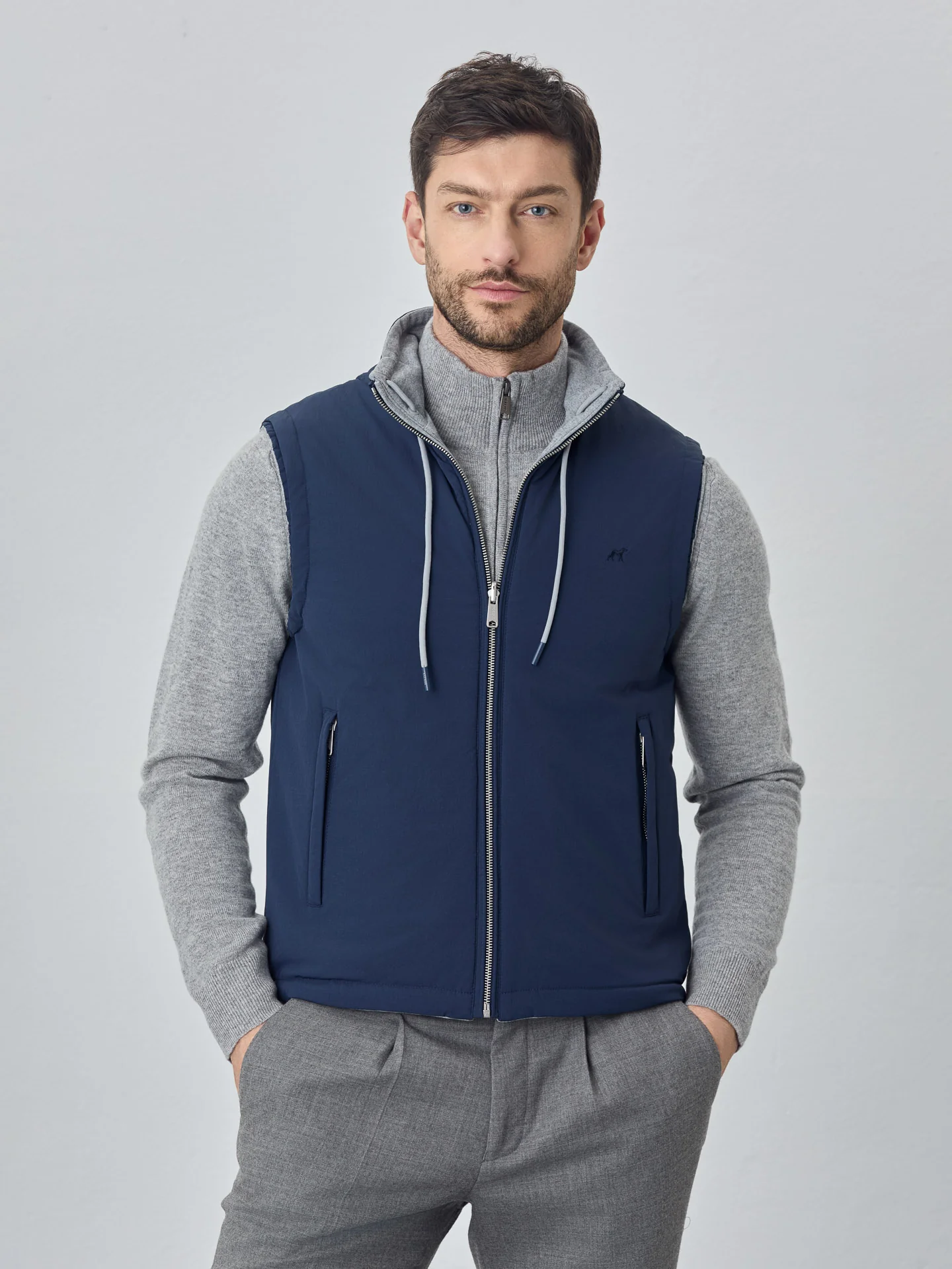 Reversible Vest With Distinct Fabrics On Each Side - Image 6