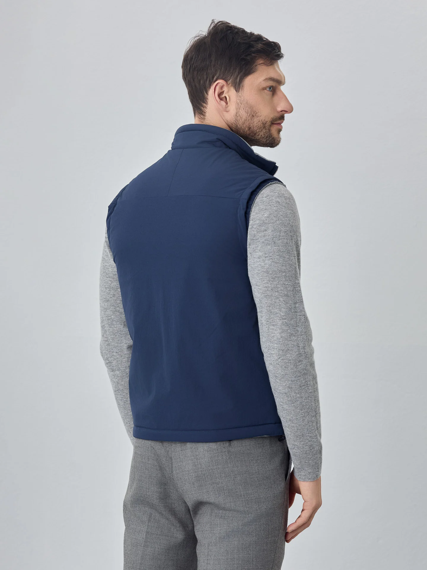 Reversible Vest With Distinct Fabrics On Each Side - Image 8