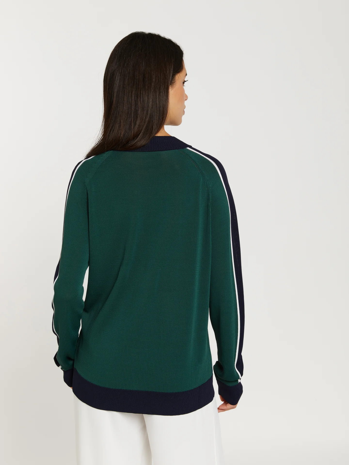 Ribbed turtleneck sweater with "v" graphic - Image 5