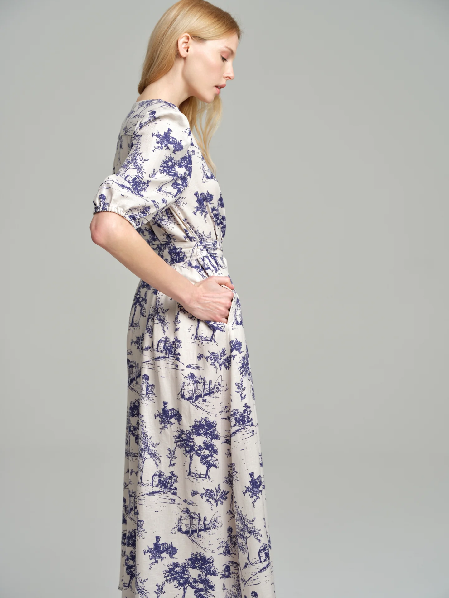 Rustic printed v-neck dress with volume sleeves - Image 4