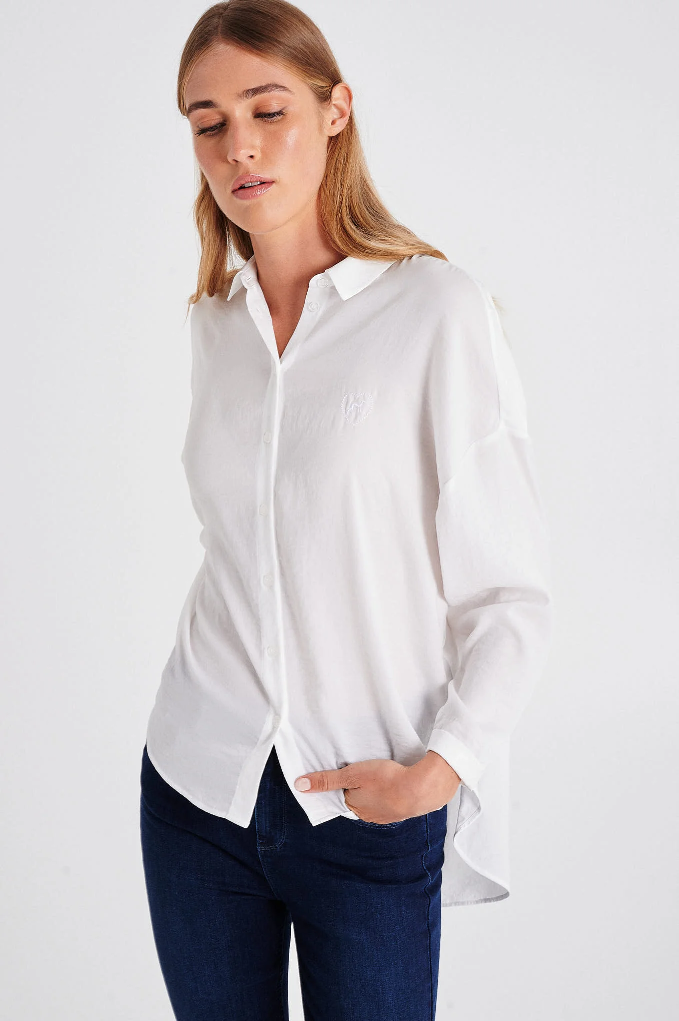 Sacoor heart embroidery shirt