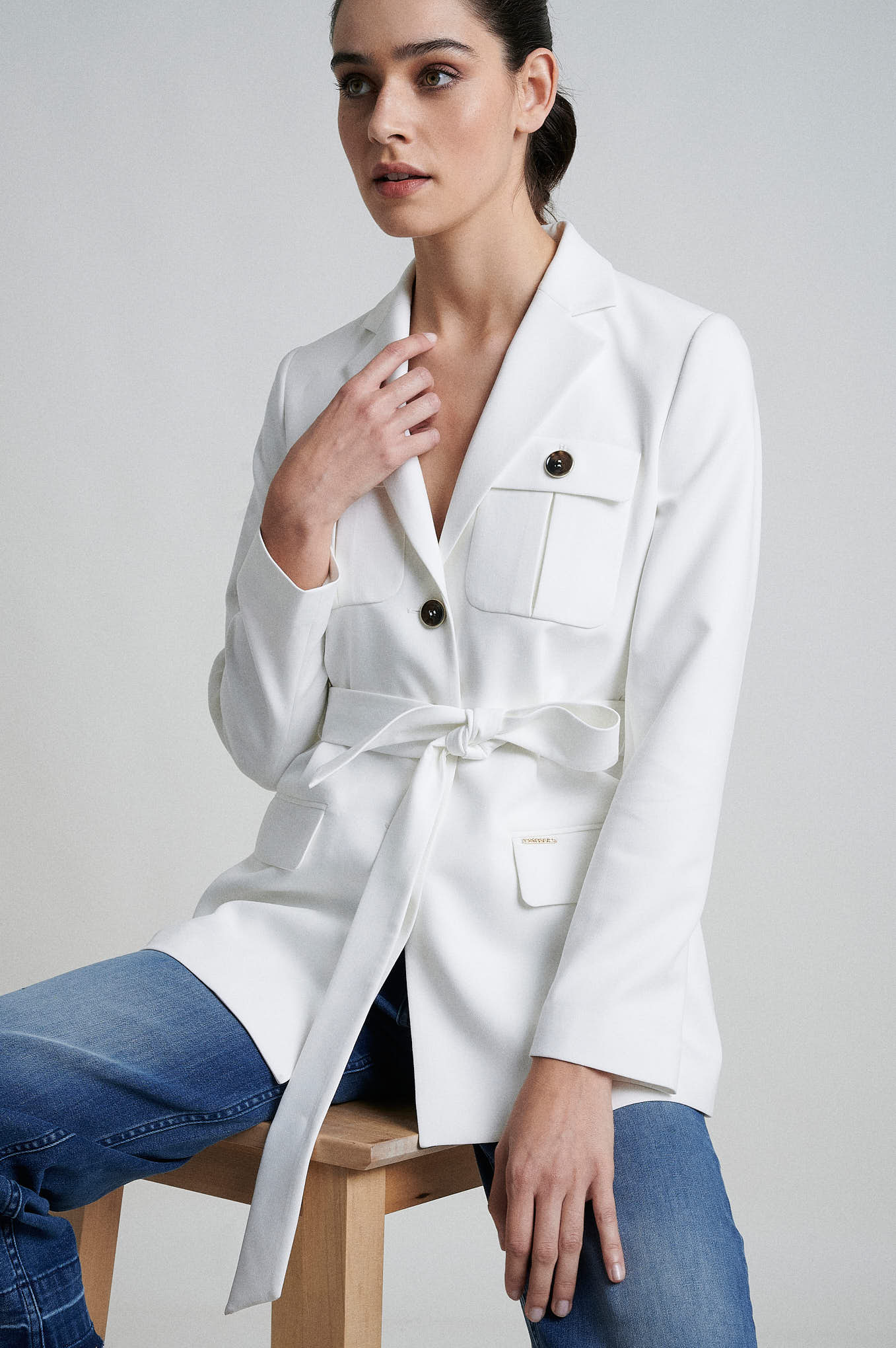 Safari white jacket - Image 2