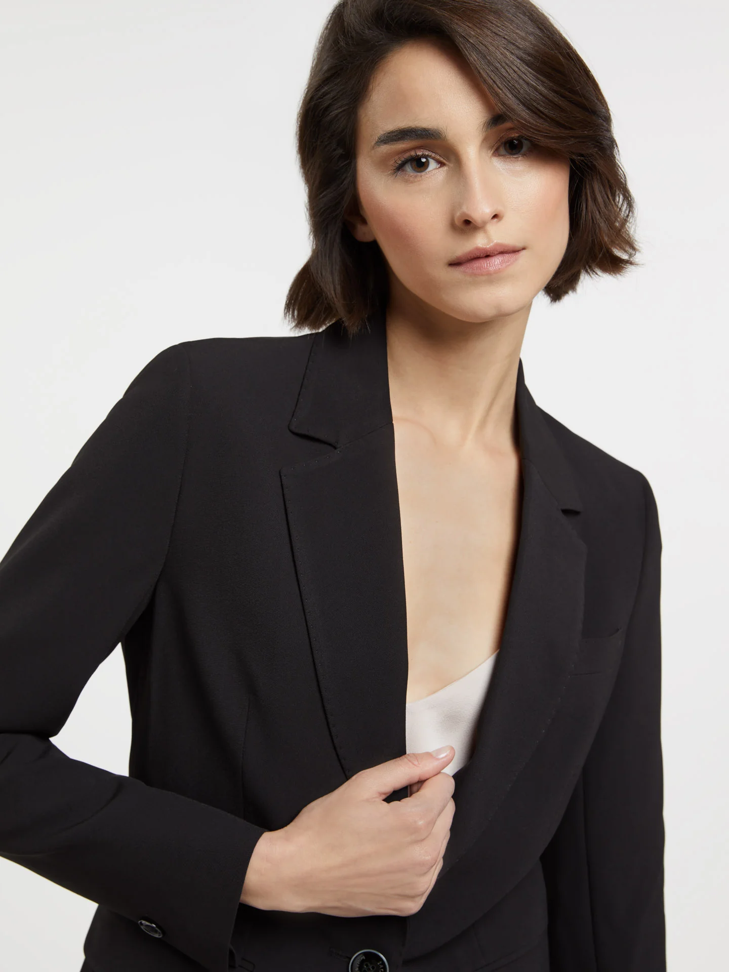 Single Breasted Black Suit - Image 2