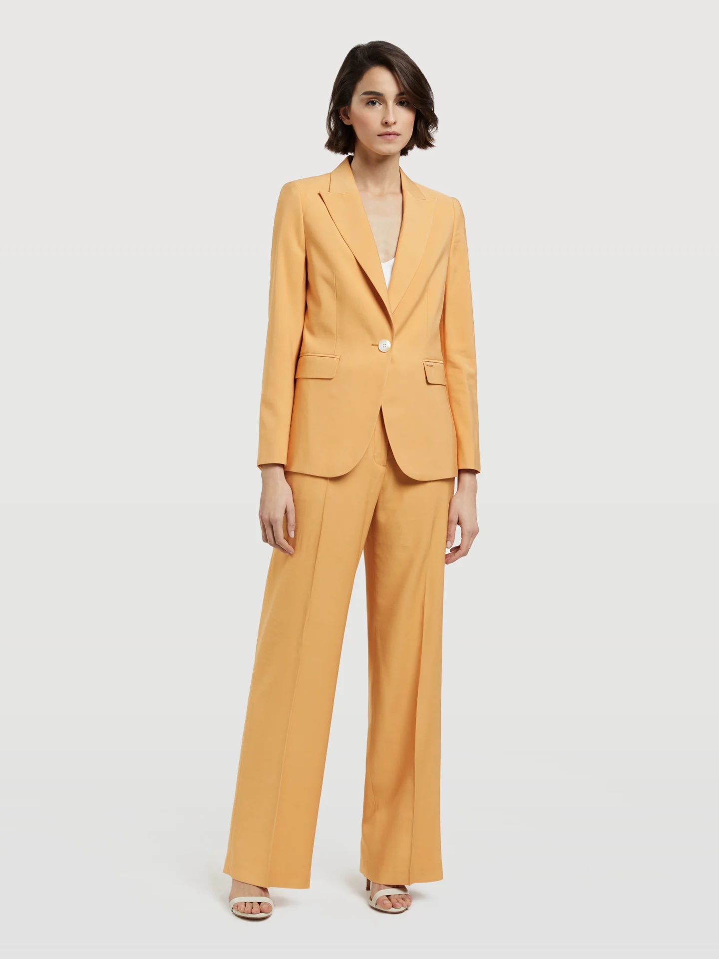 Single-Breasted Suit Blazer - Image 4