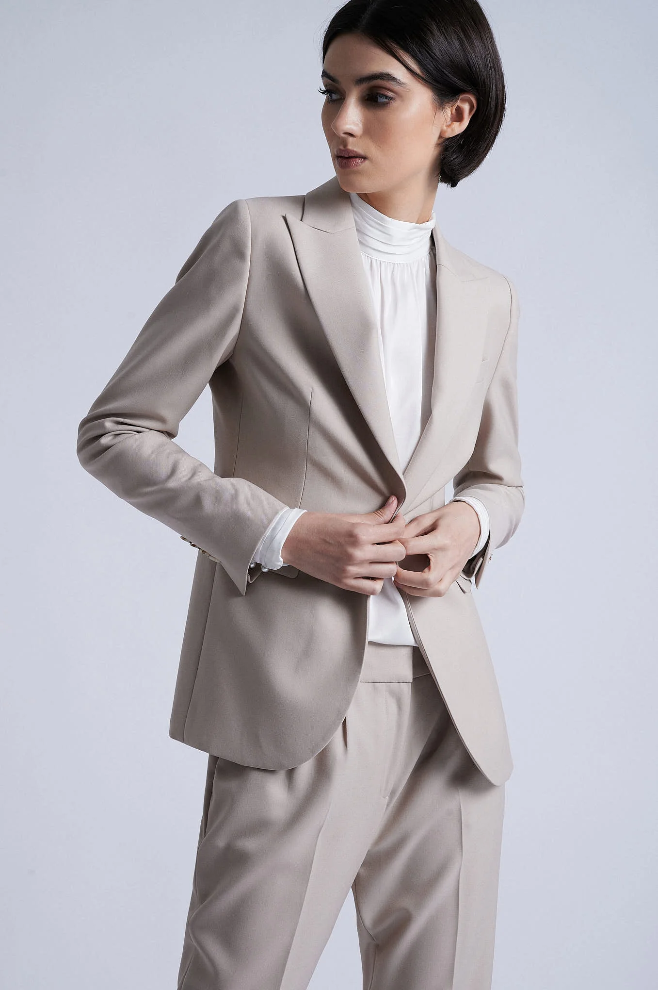Single-button beige blazer - Image 3
