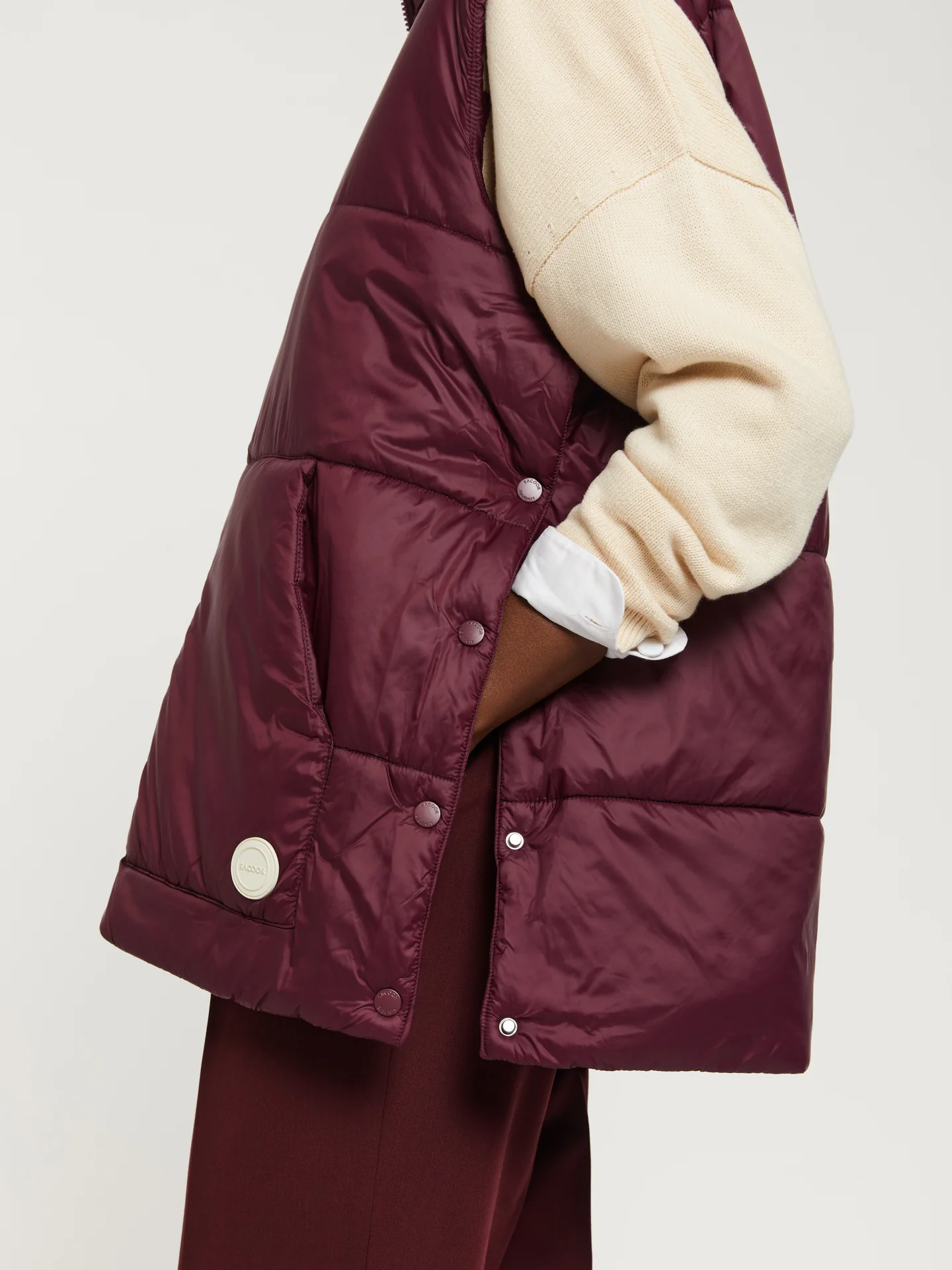 Sleeveless puffer - Image 11