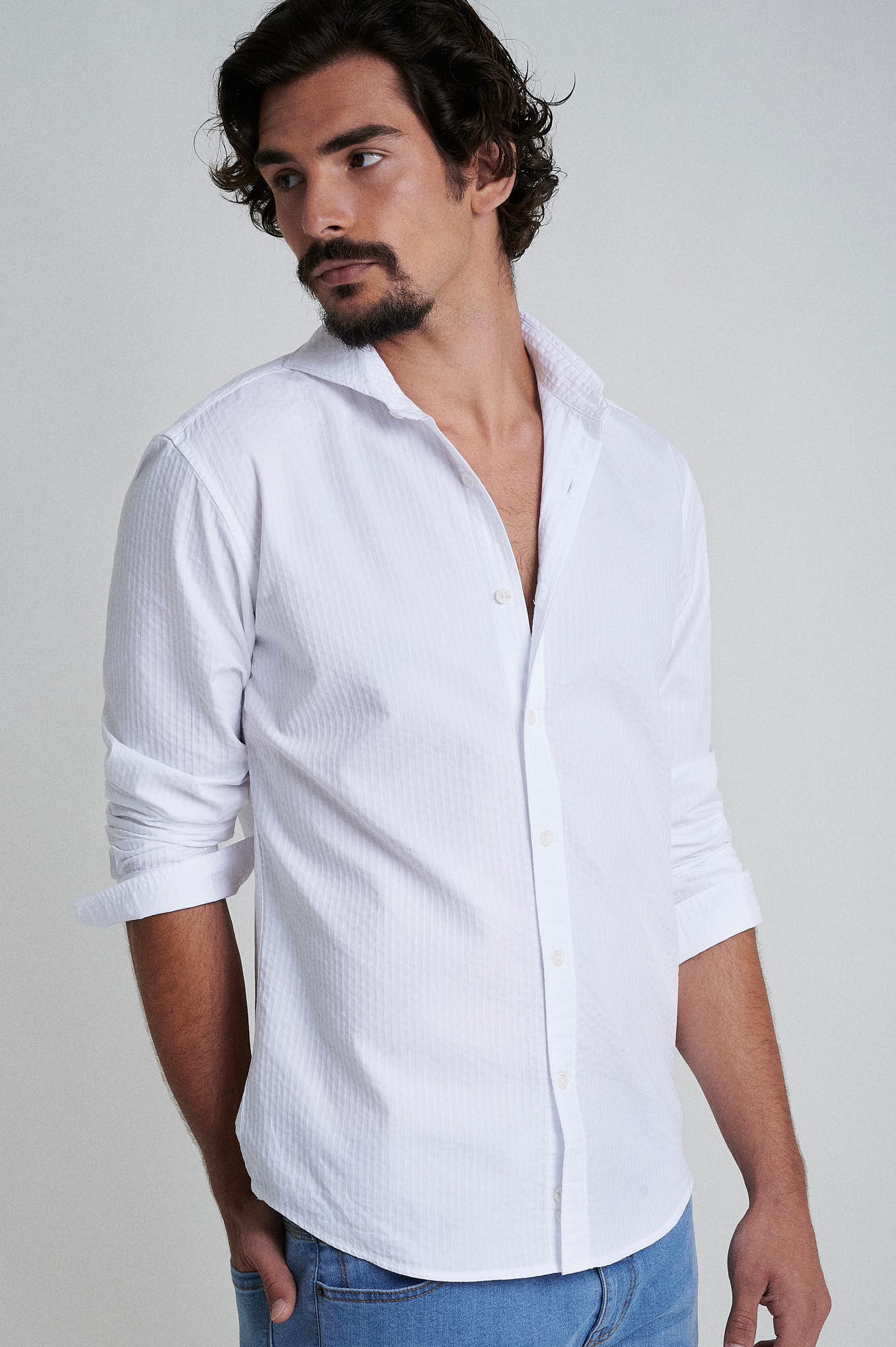 Slim fit 100% cotton jaquard