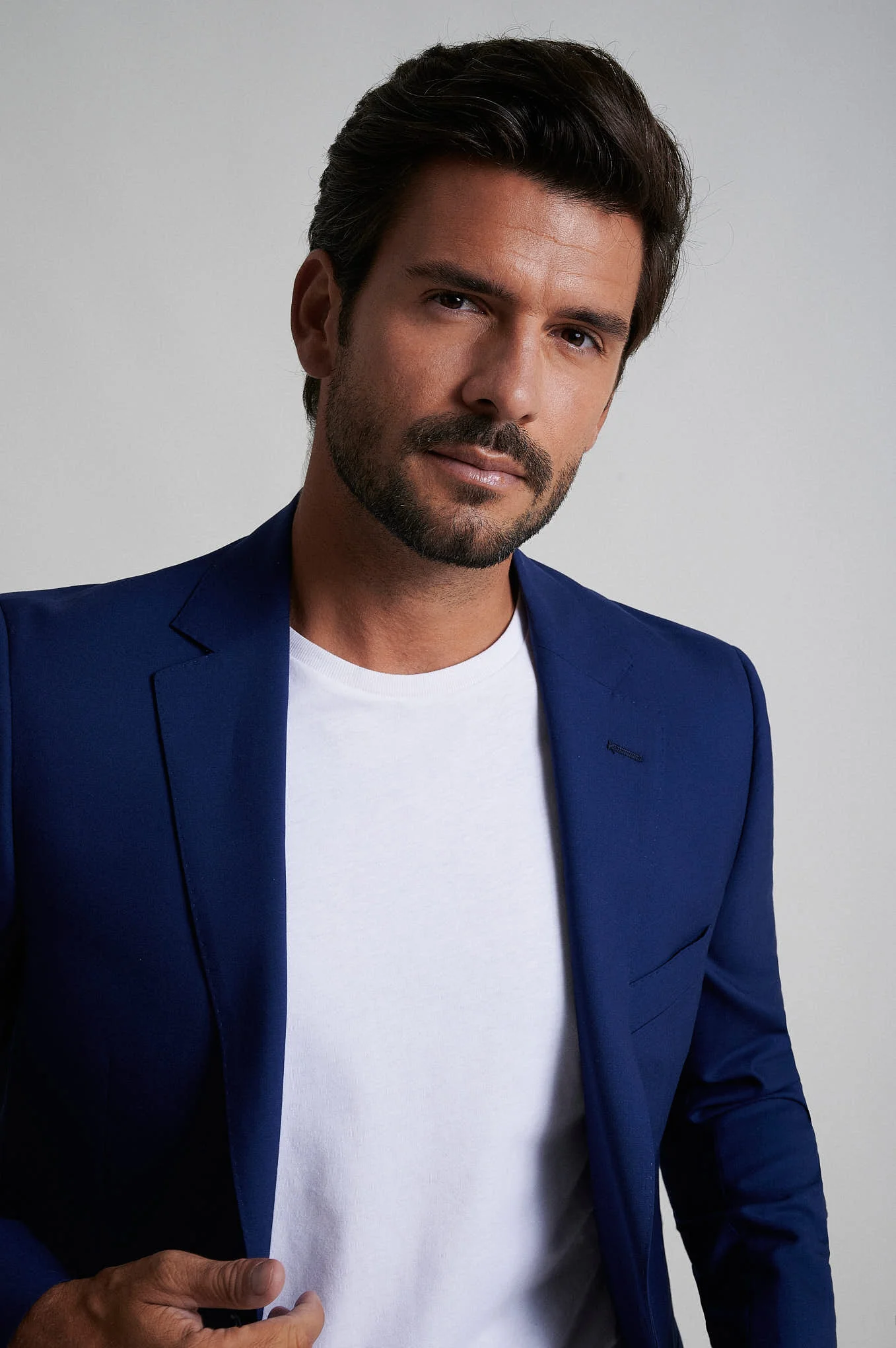 Slim fit 100% refined wool suit half canvas construction - Image 5