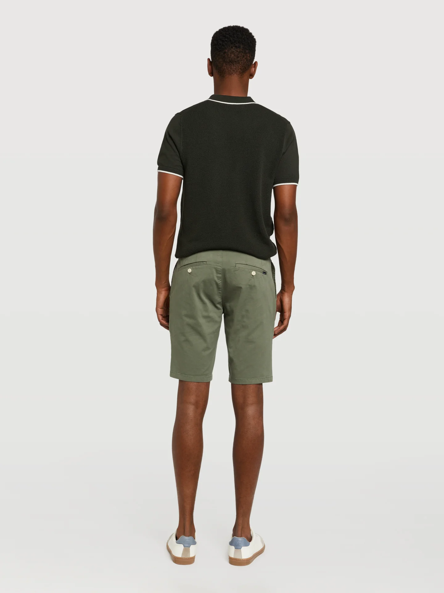 Slim fit basic bermuda shorts - Image 9