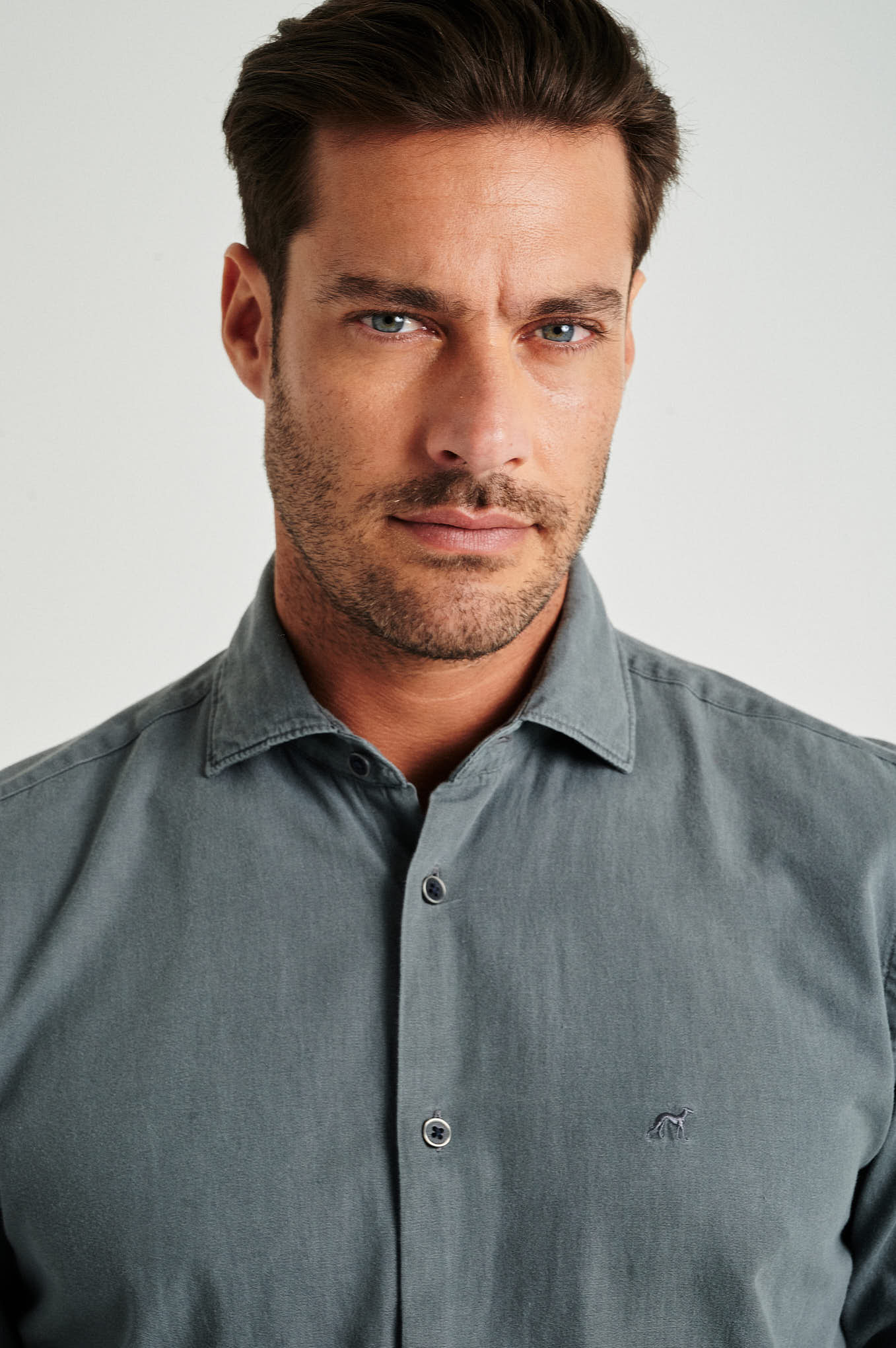 Slim fit Chambray Washed Shirt - Image 3
