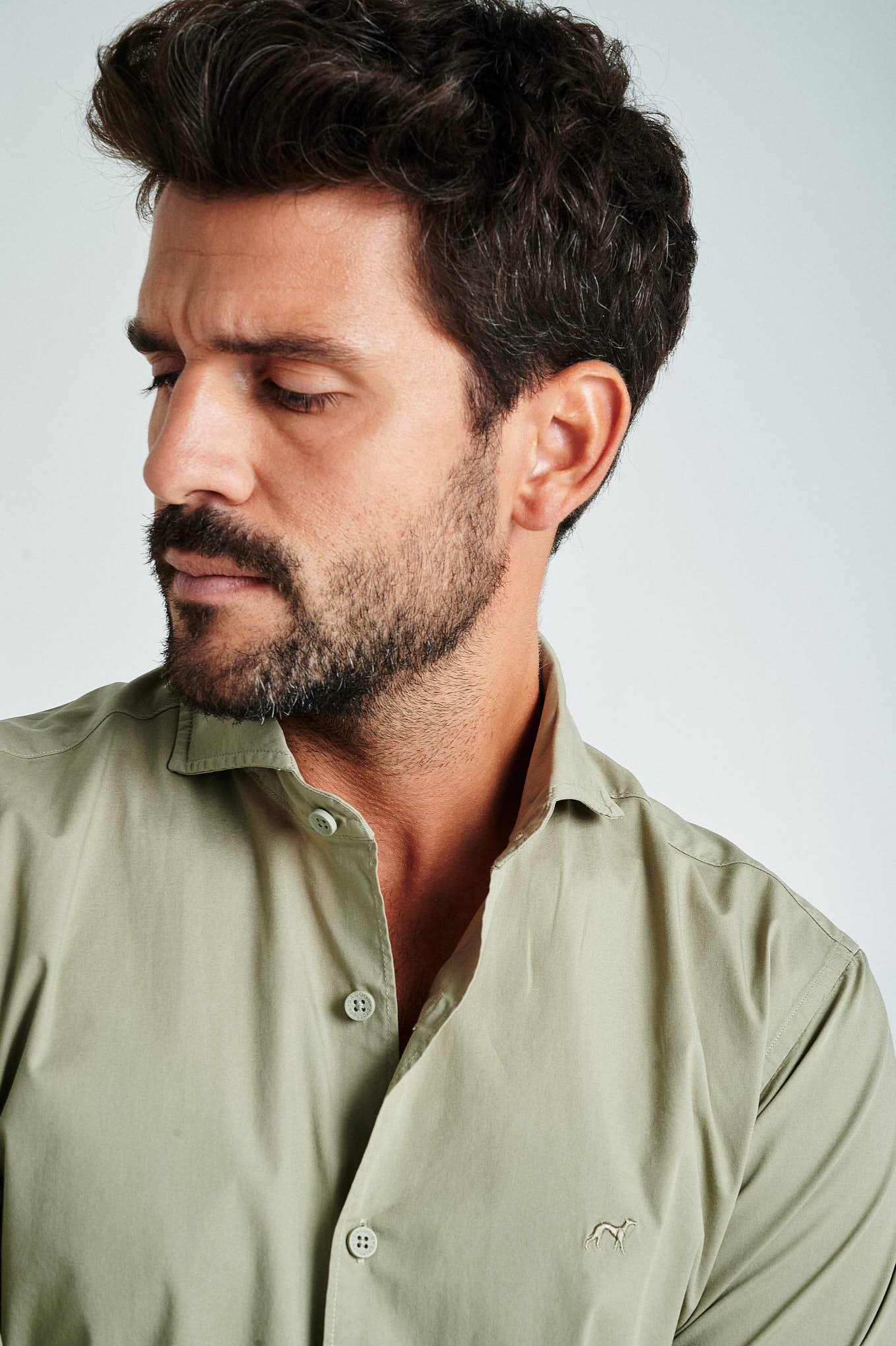 Slim fit cotton elastane comfort poplin shirt in garment dye - Image 29