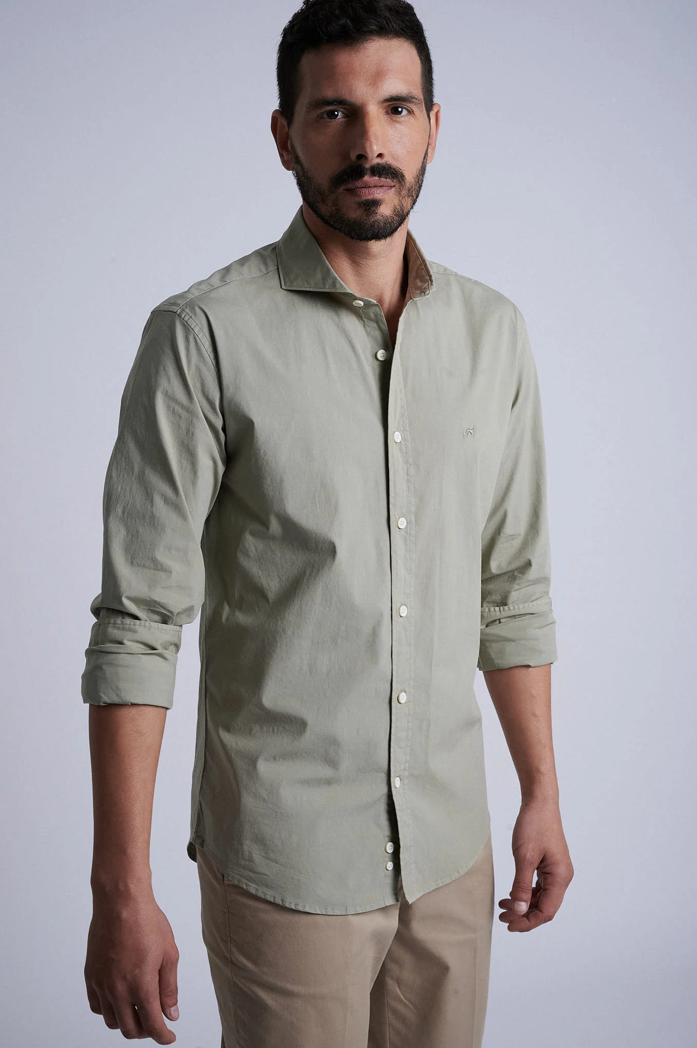 Slim fit cotton elastane comfort poplin shirt in garment dye - Image 20