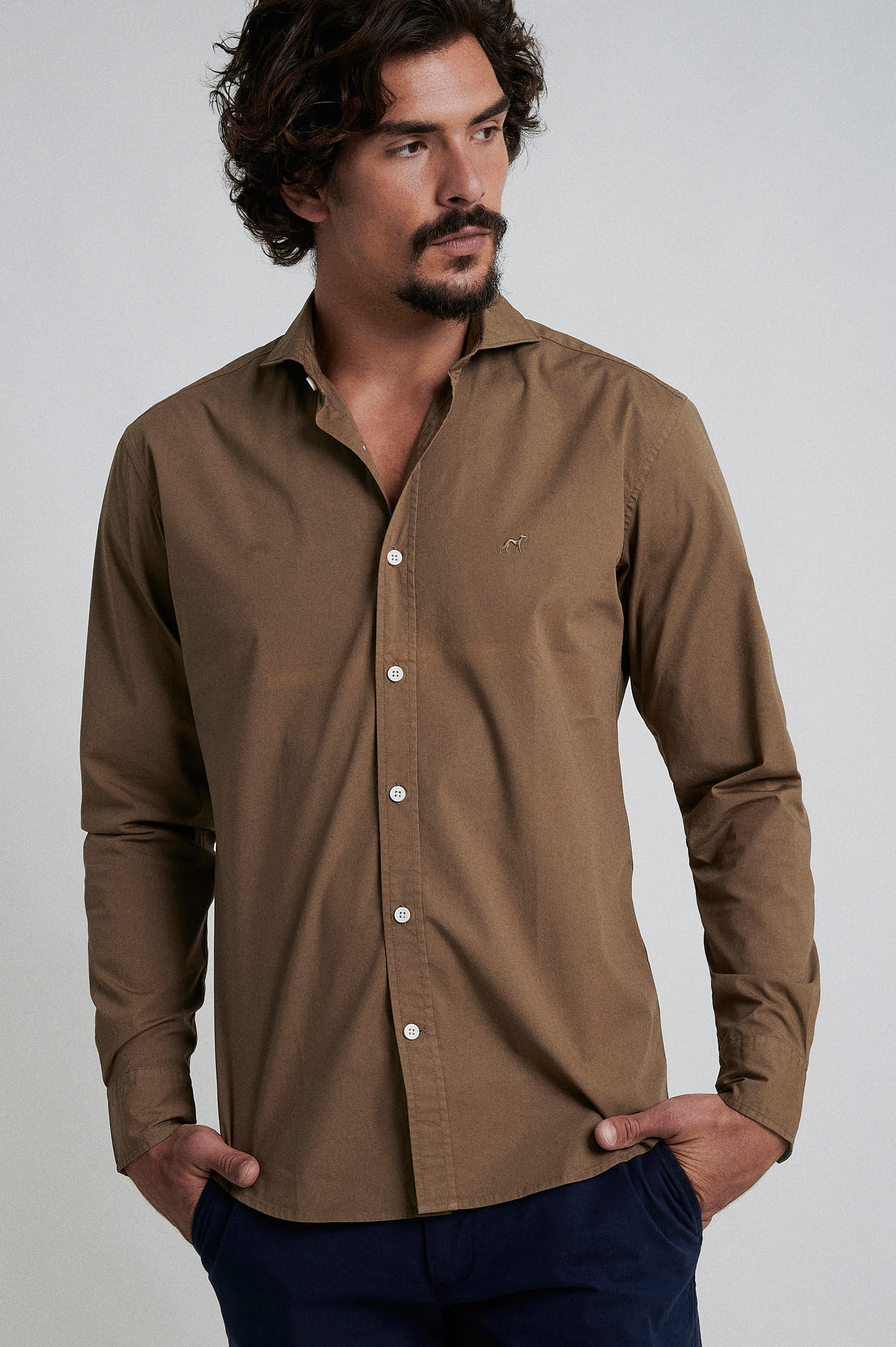 Slim fit cotton elastane comfort poplin shirt in garment dye - Image 6