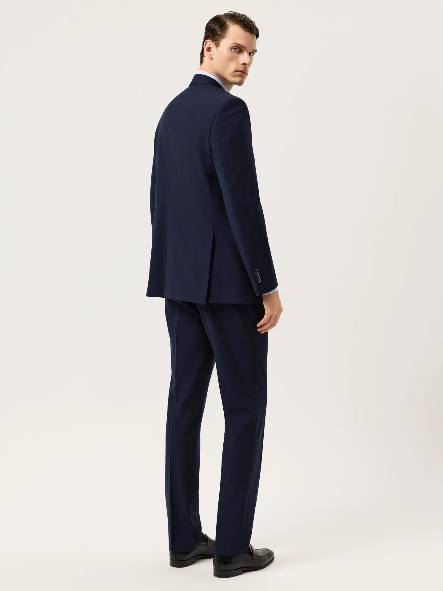 Slim Fit Double-Breasted Travel Suit In Stretch Wool - Image 3
