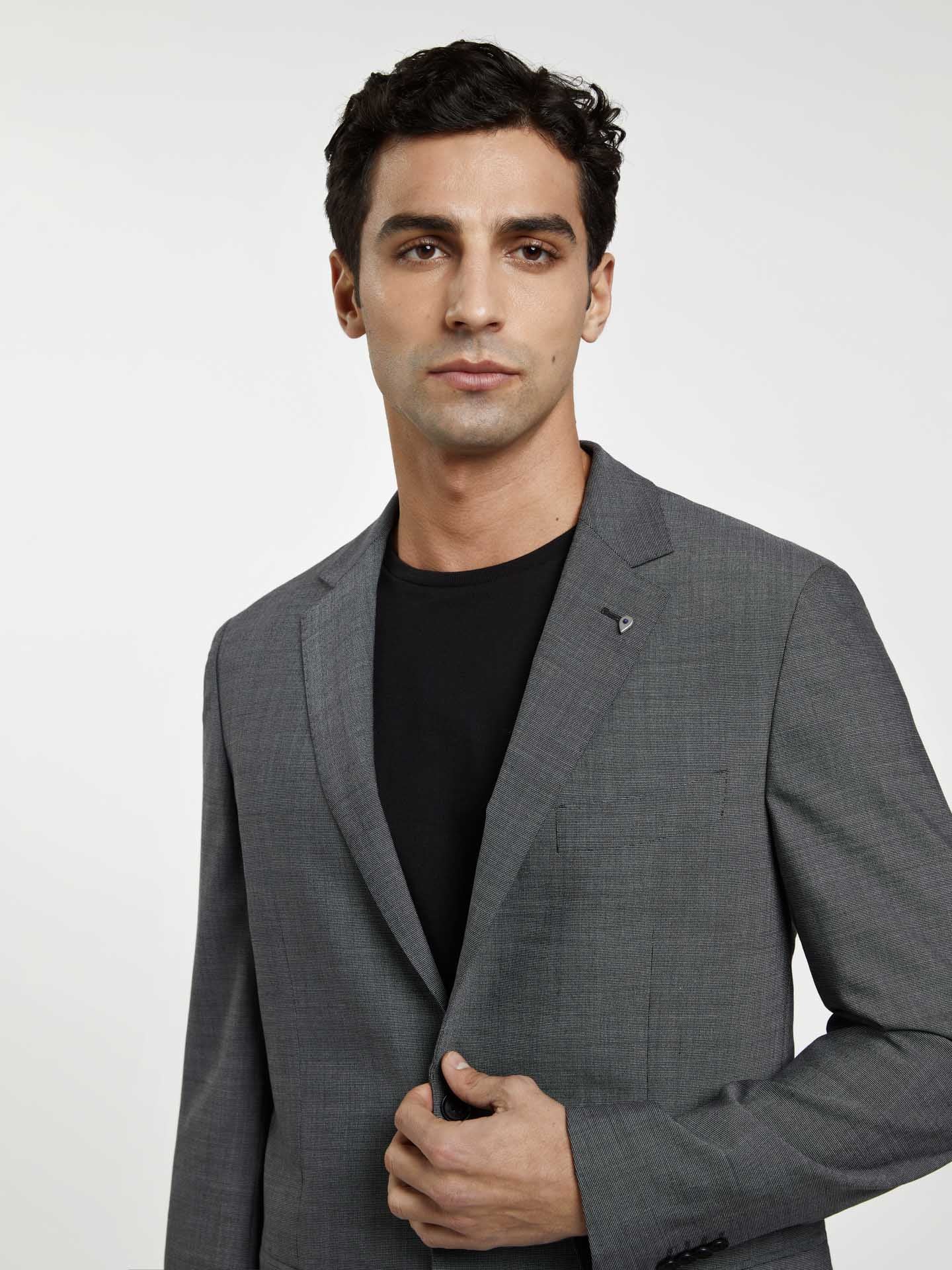 Slim fit k-moving italian fabric suit - Image 2