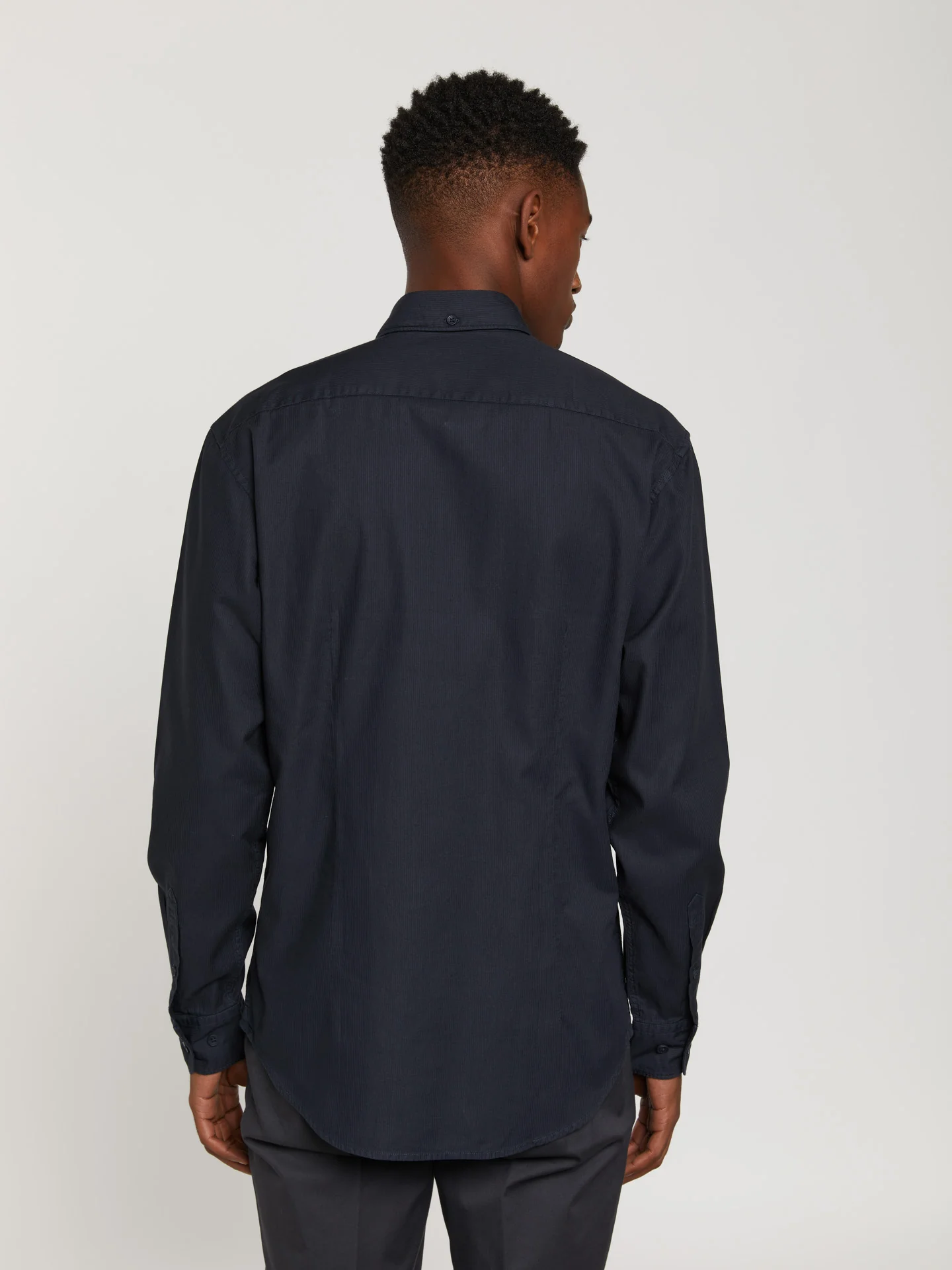 Slim fit structure garment dye shirt - Image 3