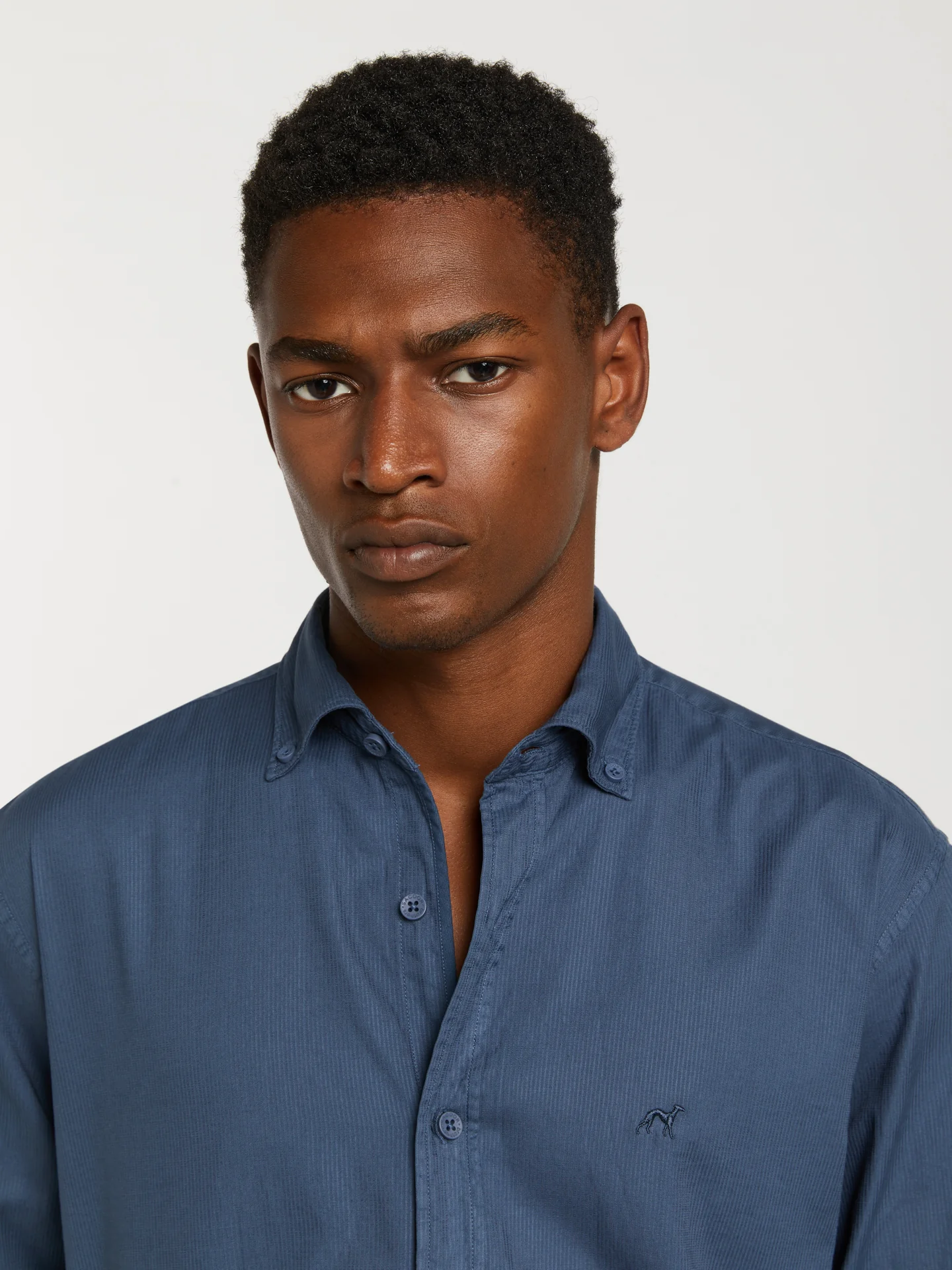 Slim fit structure garment dye shirt - Image 8