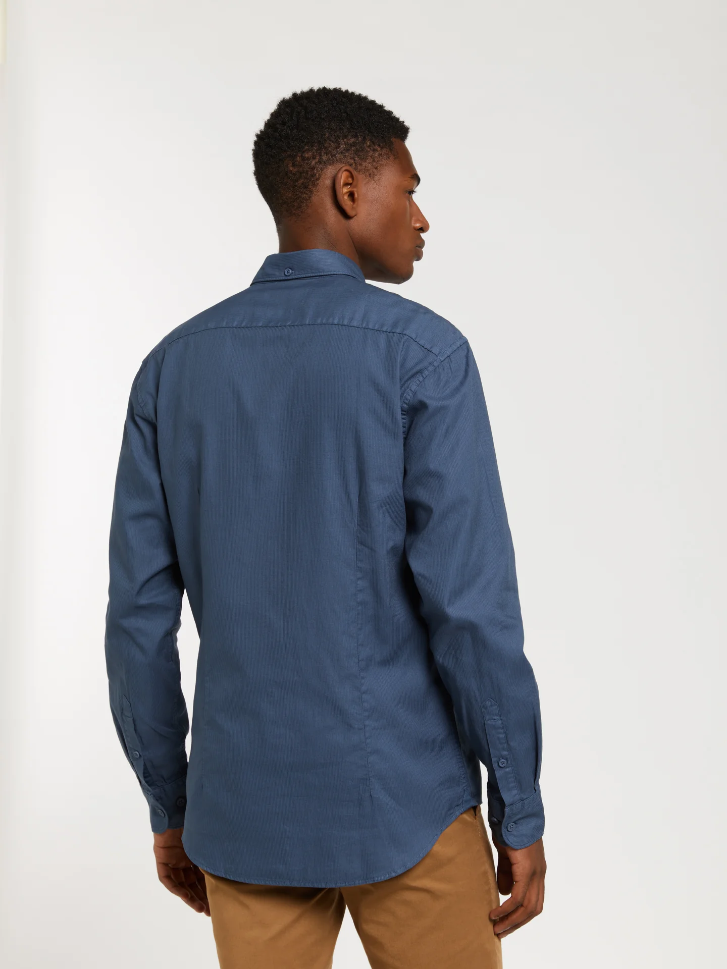 Slim fit structure garment dye shirt - Image 9
