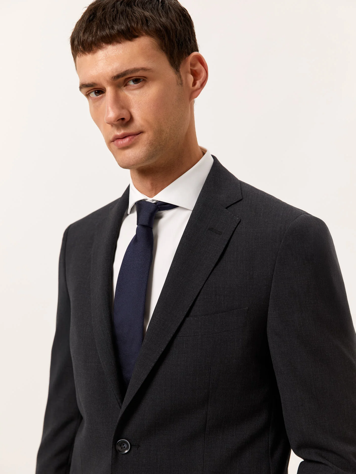 Slim Fit Suit in High-performance Wool - Image 2