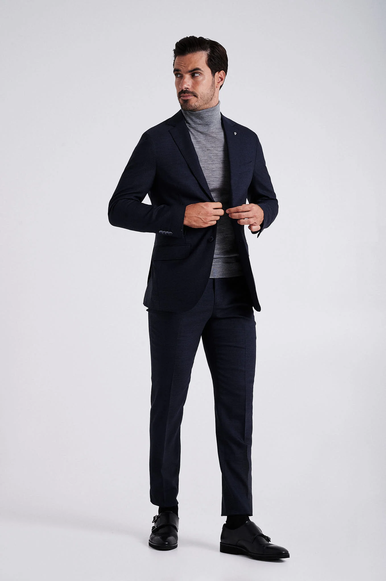 Slim fit wool stretch suit