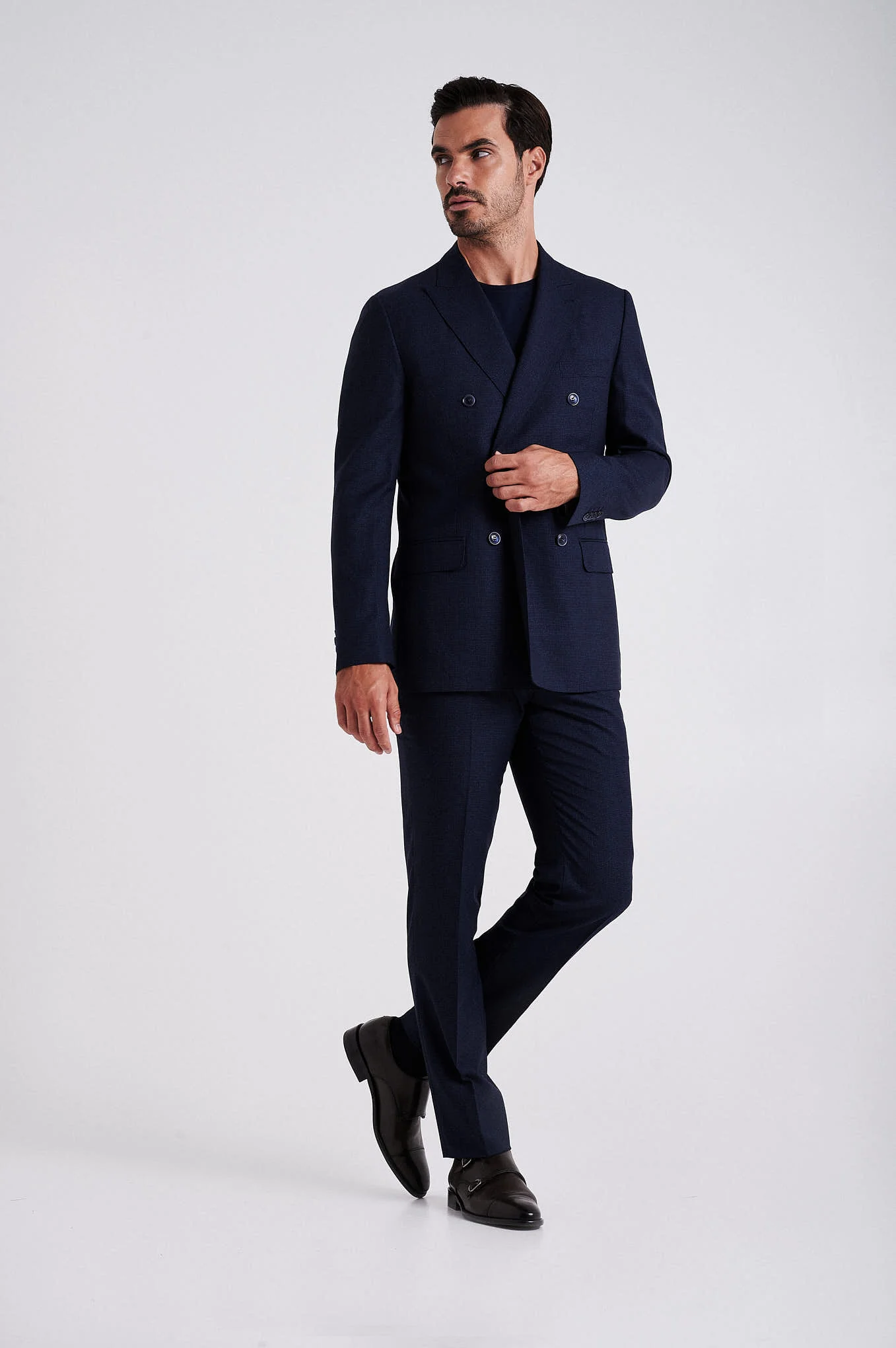 Slim fit wool suit