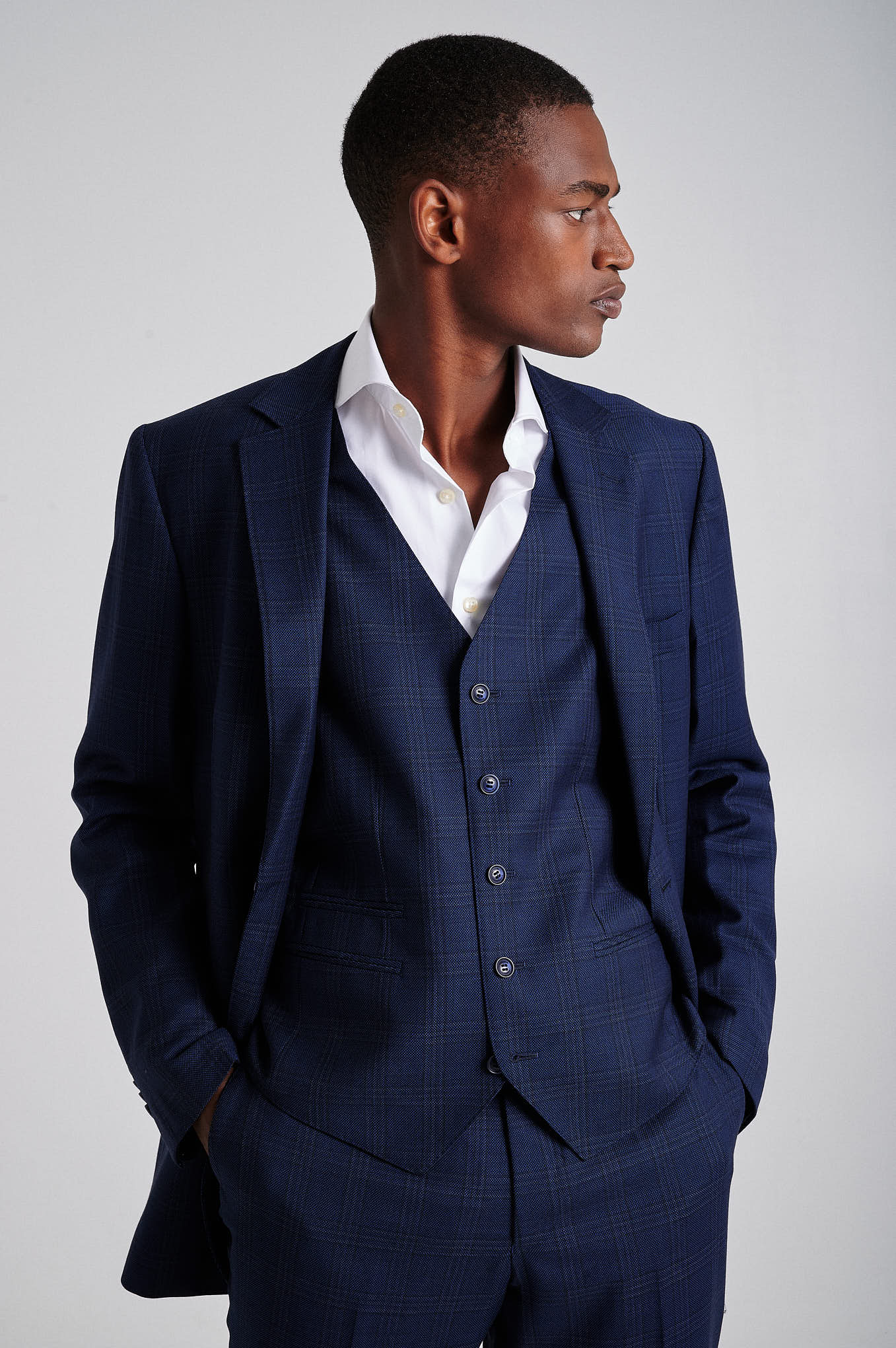 Slim fit wool suit with vest - Image 4