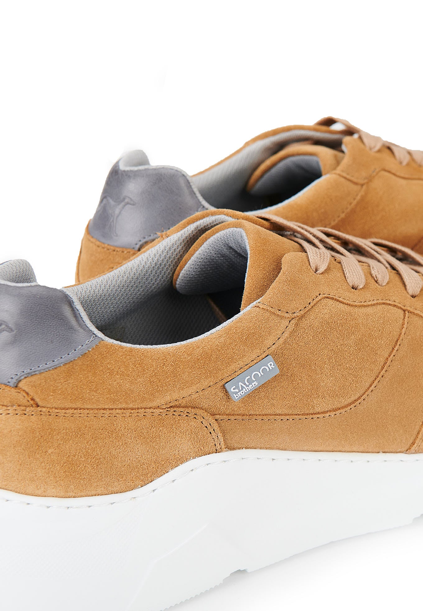 Sneakers with light weight sole - Image 4