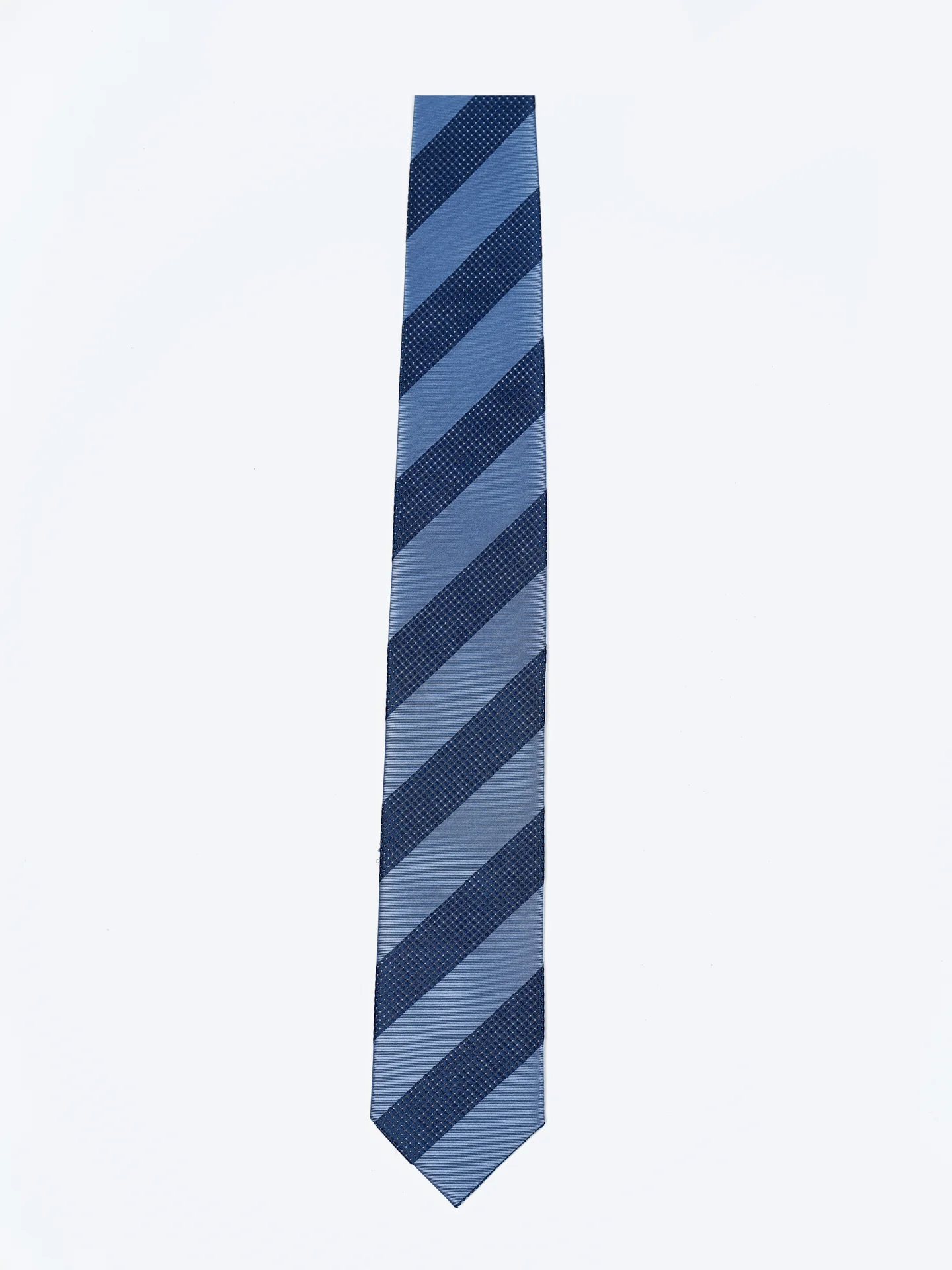 Striped Pattern 100% Silk Tie 7,5cm