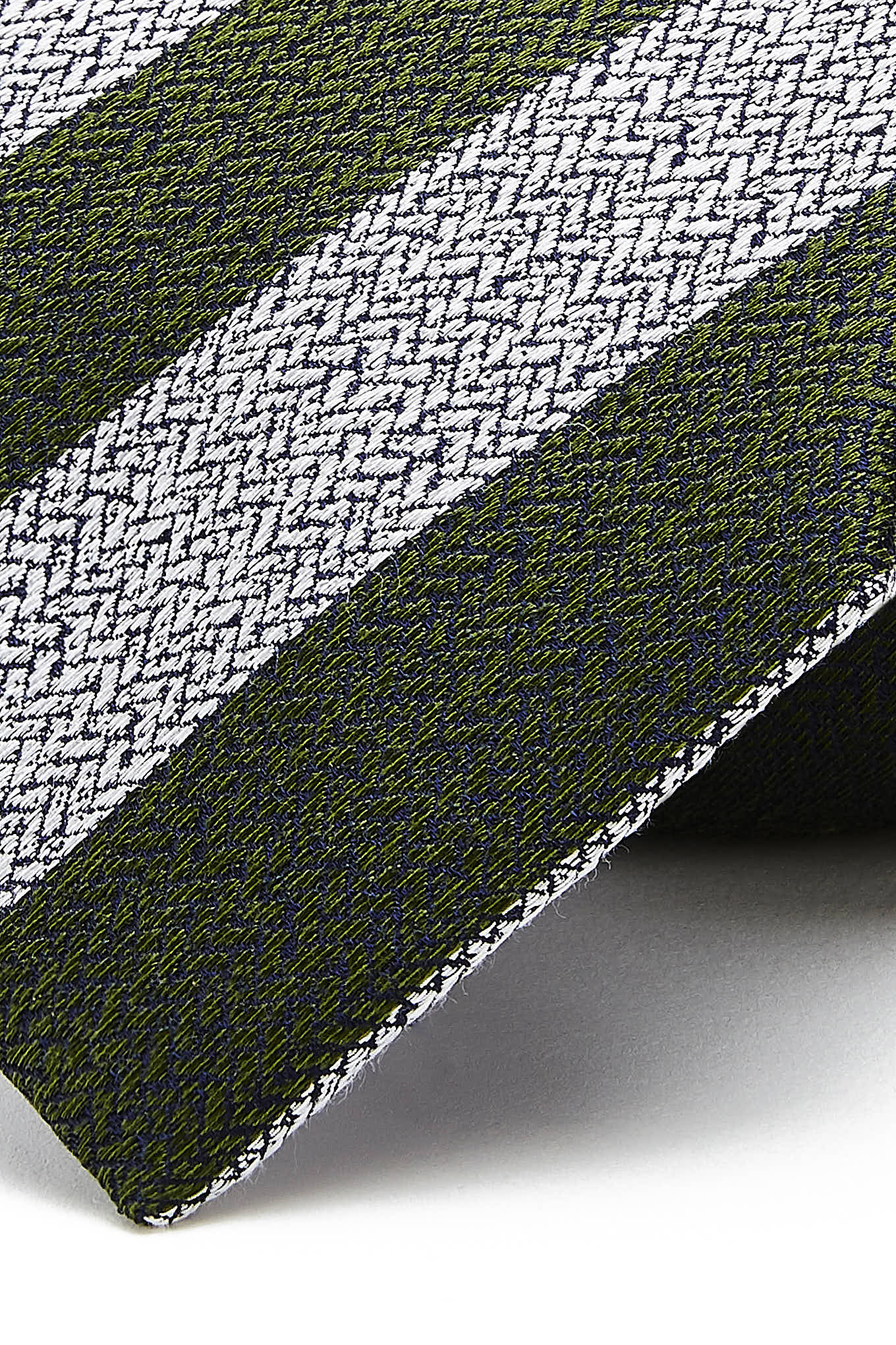 Striped Pattern Tie 100% Silk 8cm - Image 8