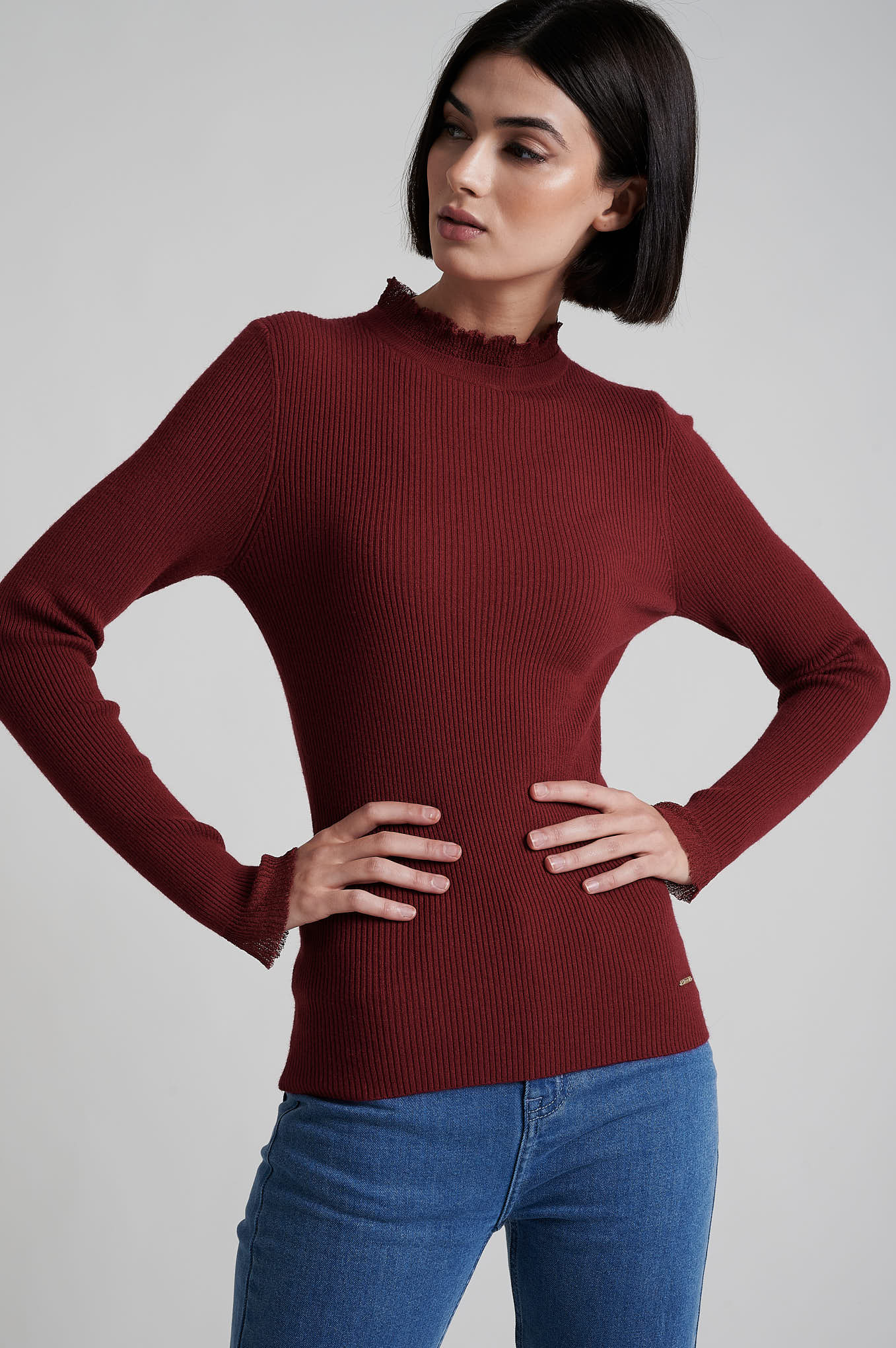 Sweater with frilled collar and cuff - Image 16
