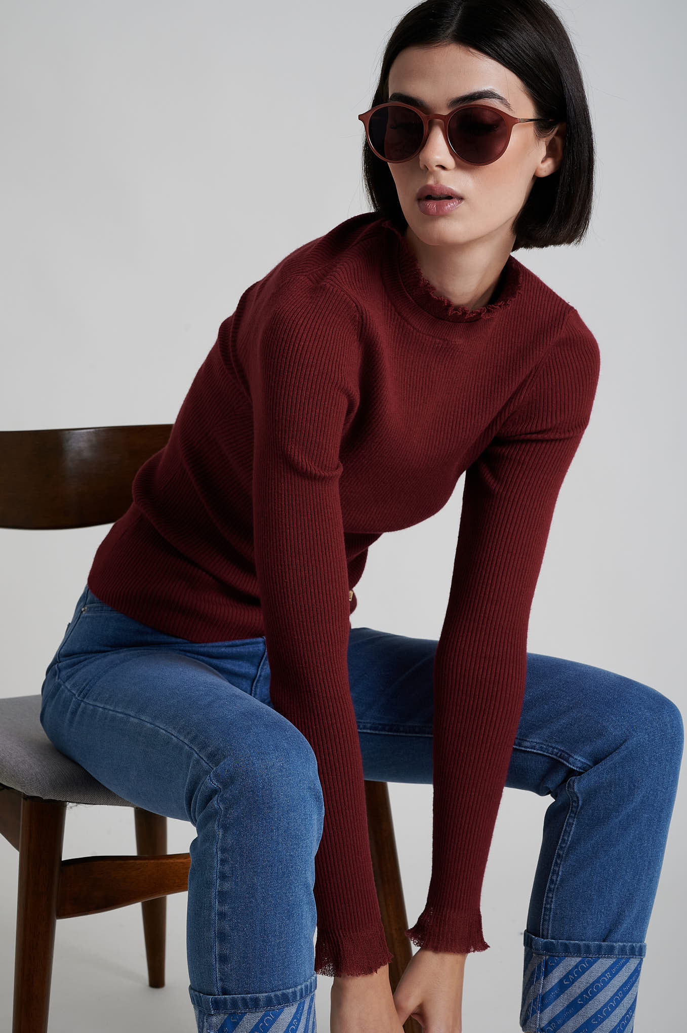 Sweater with frilled collar and cuff - Image 20