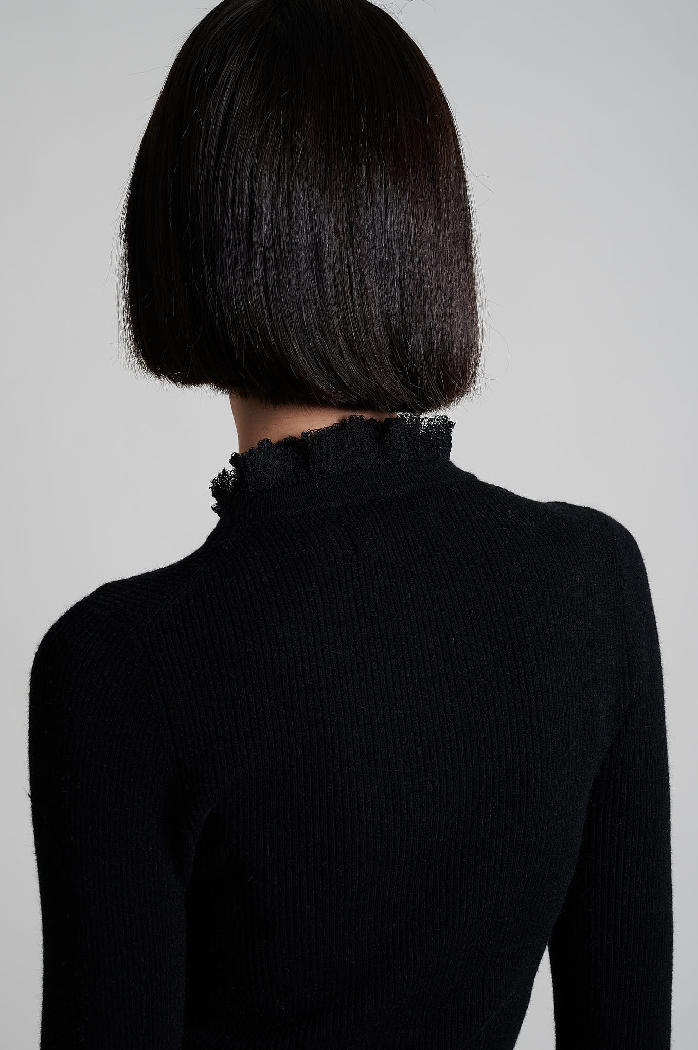 Sweater with frilled collar and cuff - Image 5
