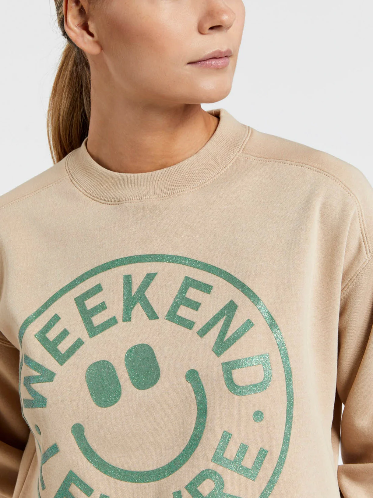 Sweatshirt with "weekend" print - Image 2