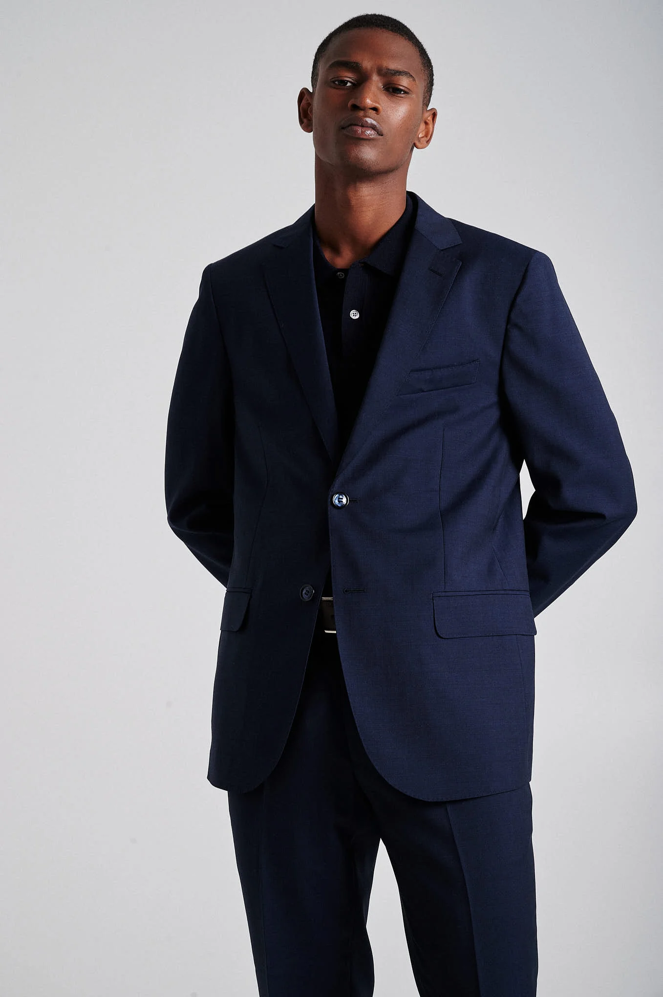 Tailored fit ultra-light suit - Image 2