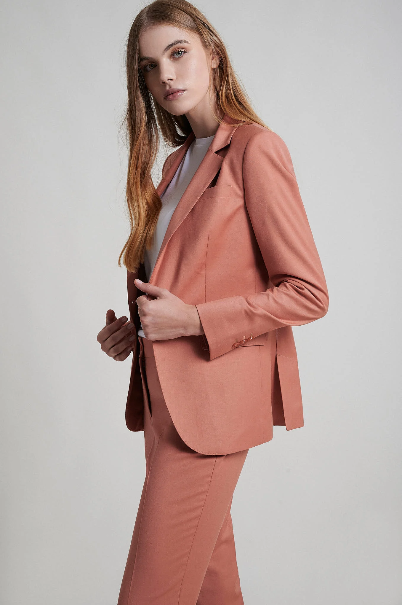 Travel suit with single button blazer - Image 2