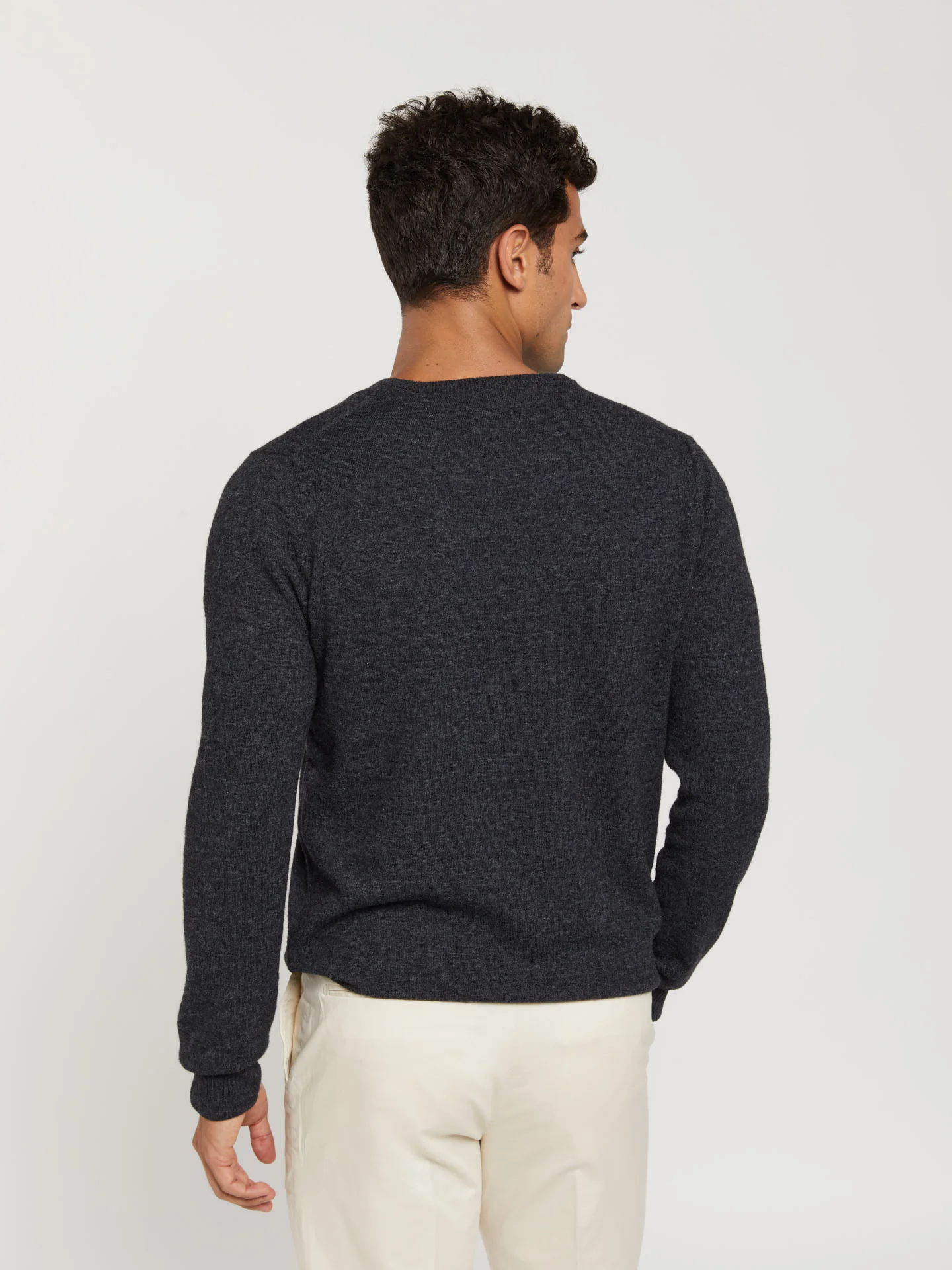 V-neck sweater - Image 12