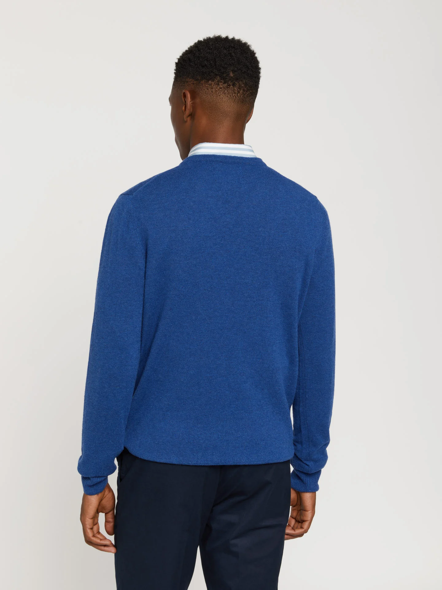 V-neck sweater - Image 18