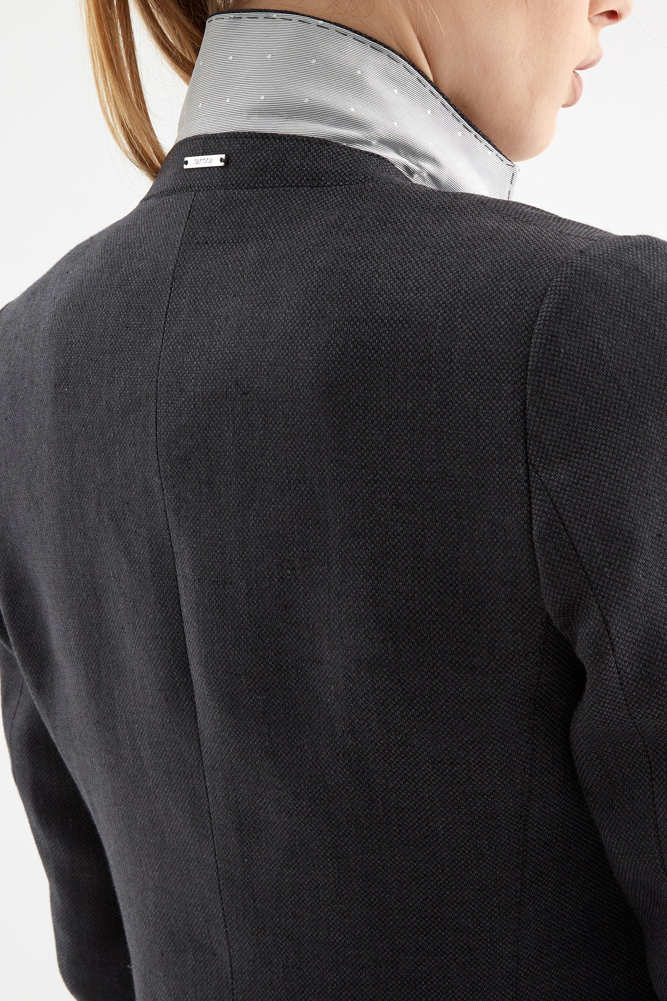 Women's Classic Linen Blazer - Image 5