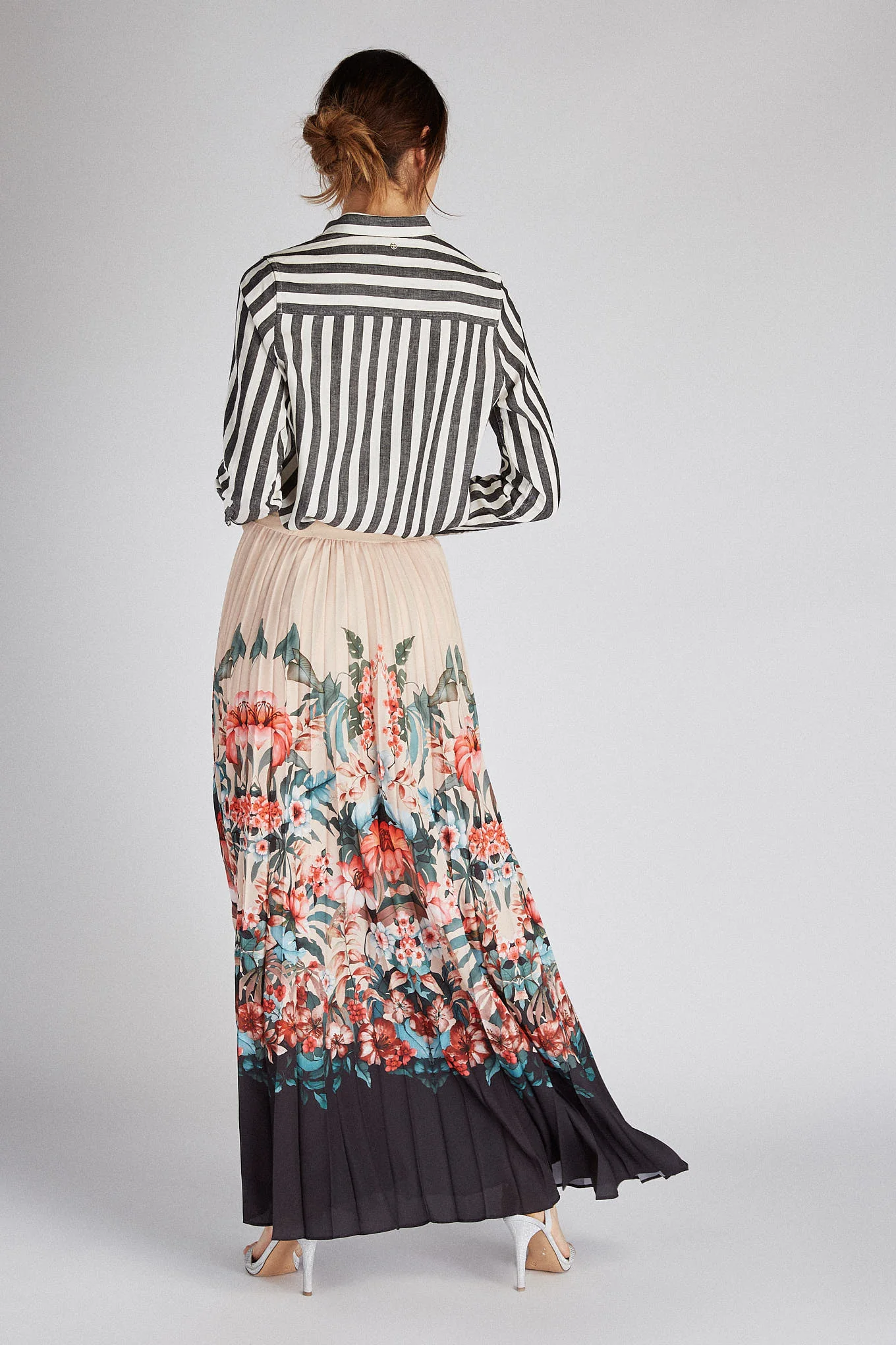 Women's Classic Loose Fit Shirt - Image 3