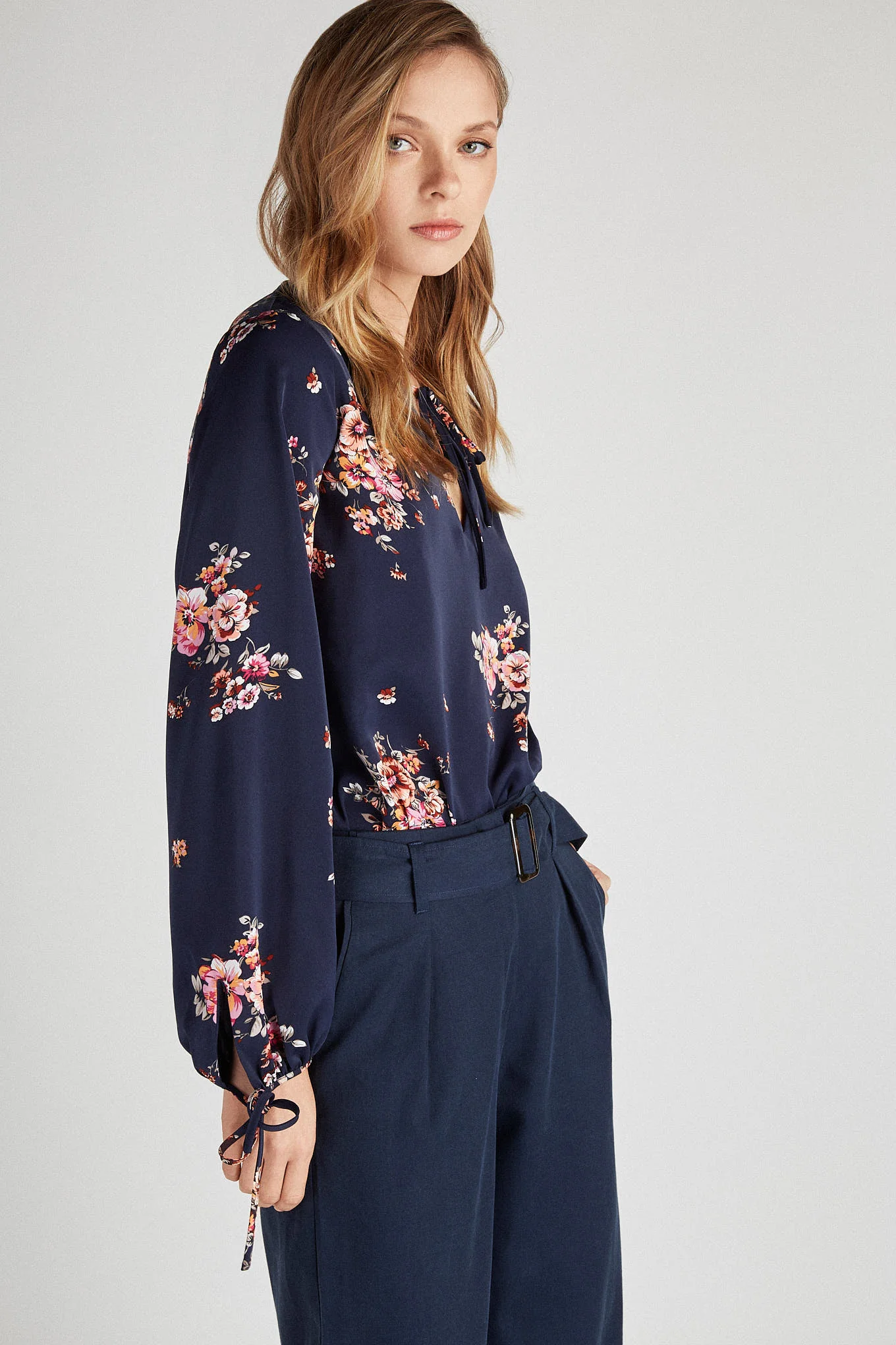 Women's Classic Loose Fit Trousers with Belt - Image 3