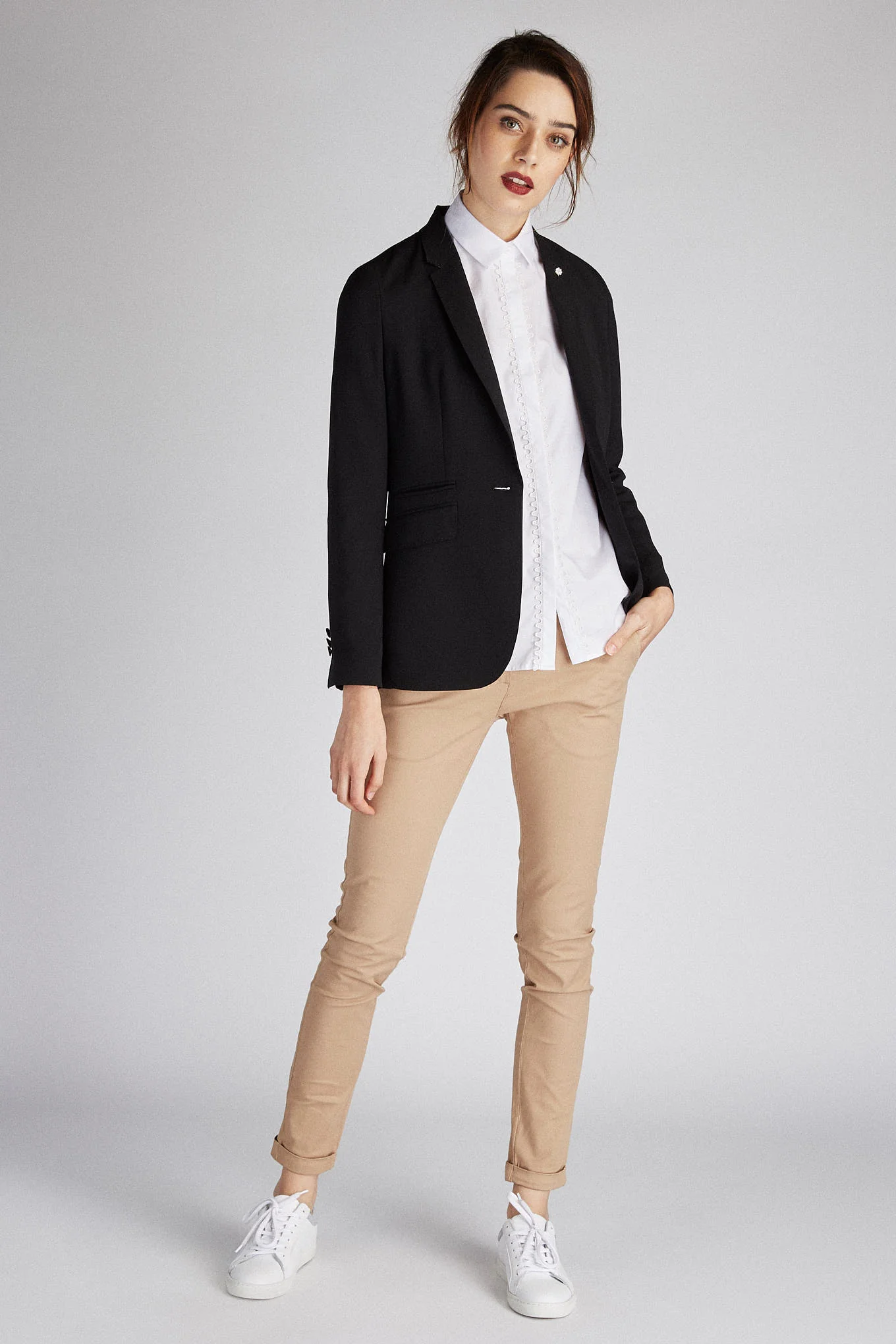 Women's Classic Slim Fit Blazer - Image 2