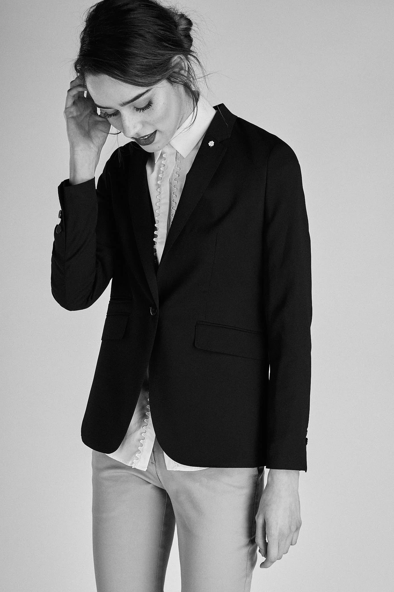 Women's Classic Slim Fit Blazer - Image 7