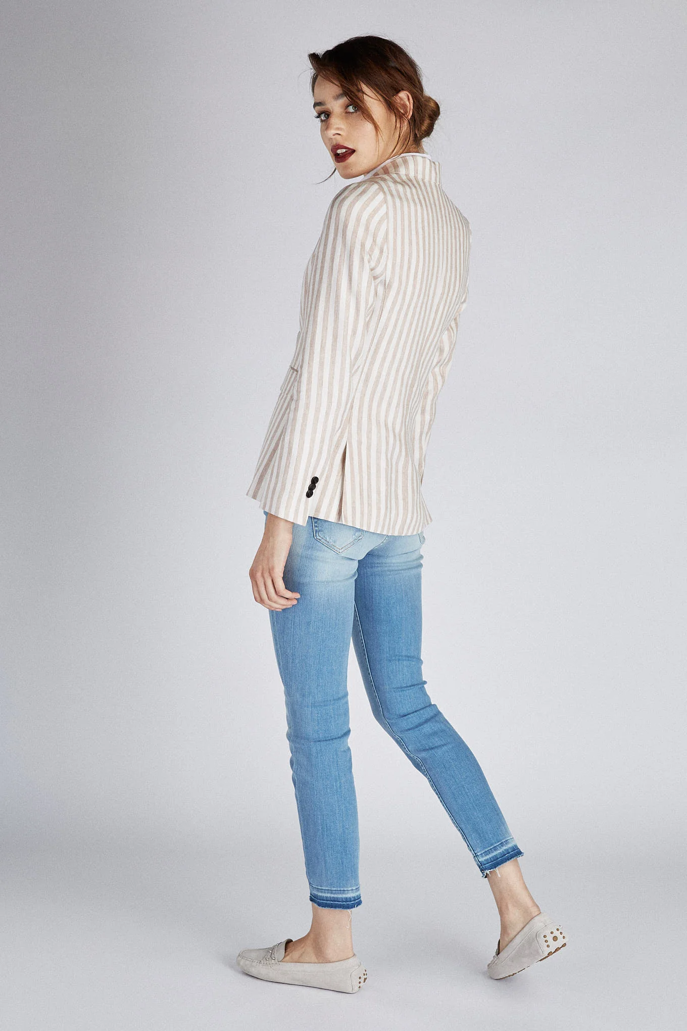 Women's Classic Slim Fit Linen Blazer - Image 5